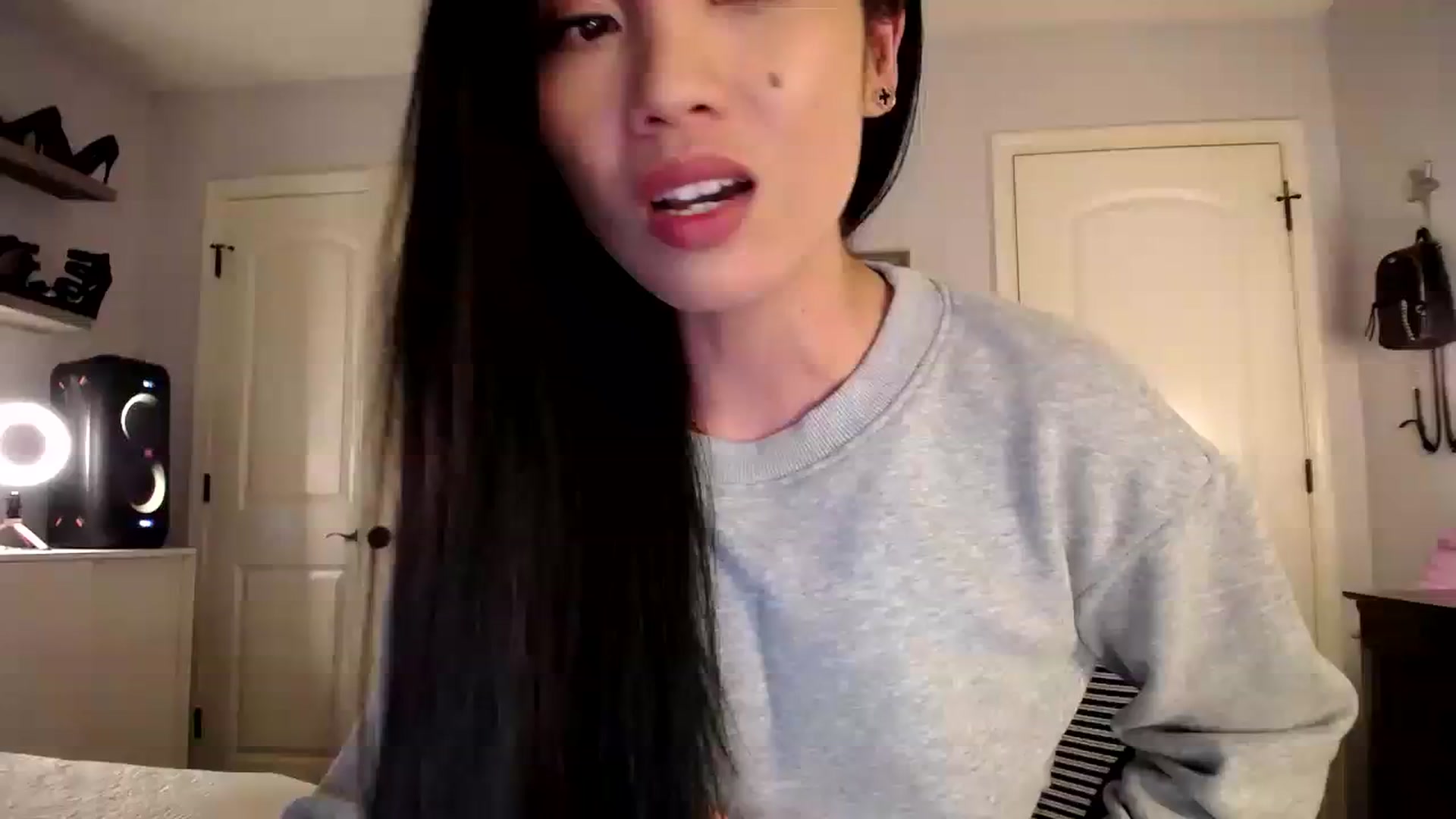Gallery image thumbnail from AsianLuv_4U's myfreecams stream on, 04/04/2024, 18:20 image 13 of 20