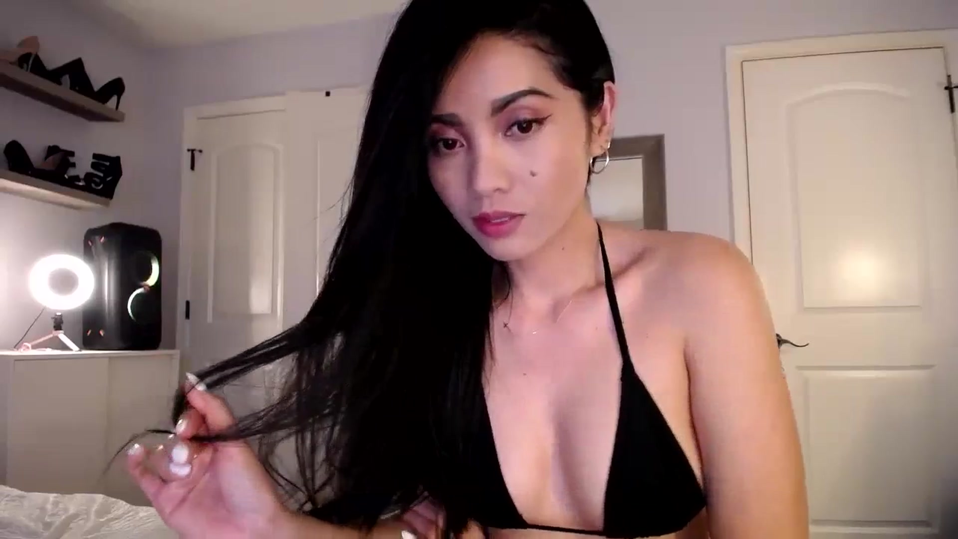 Gallery image thumbnail from AsianLuv_4U's myfreecams stream on, 04/08/2024, 19:12 image 7 of 20
