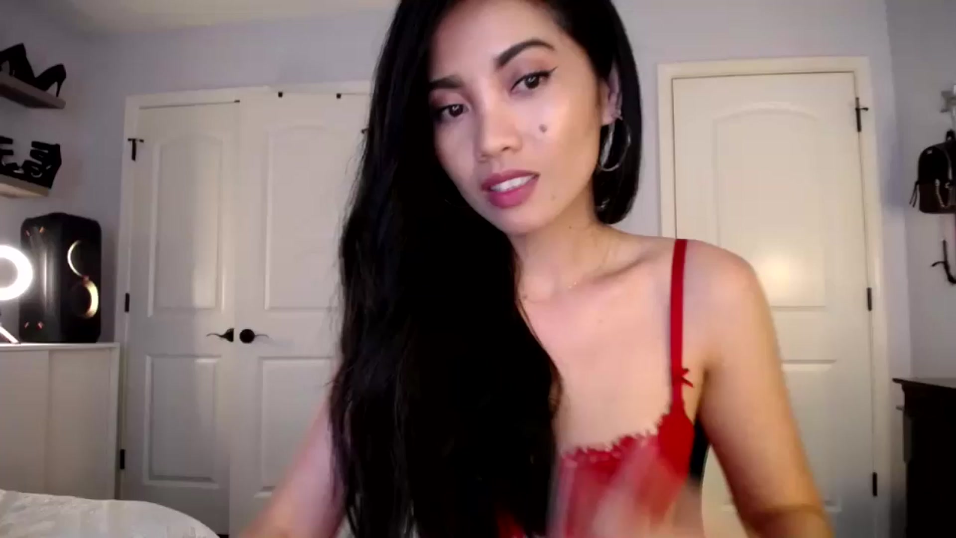 Gallery image thumbnail from AsianLuv_4U's myfreecams stream on, 04/18/2024, 19:18 image 12 of 20