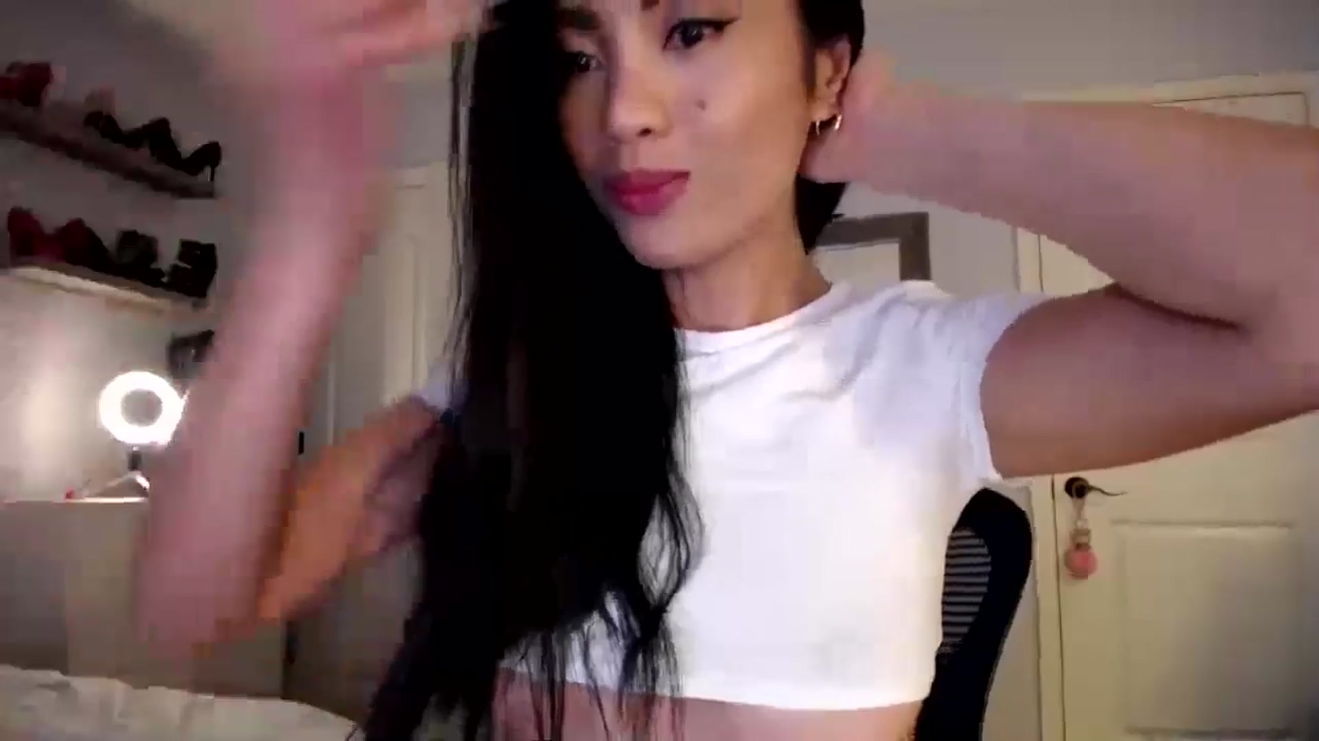 Gallery image thumbnail from AsianLuv_4U's myfreecams stream on, 04/29/2024, 18:50 image 8 of 20