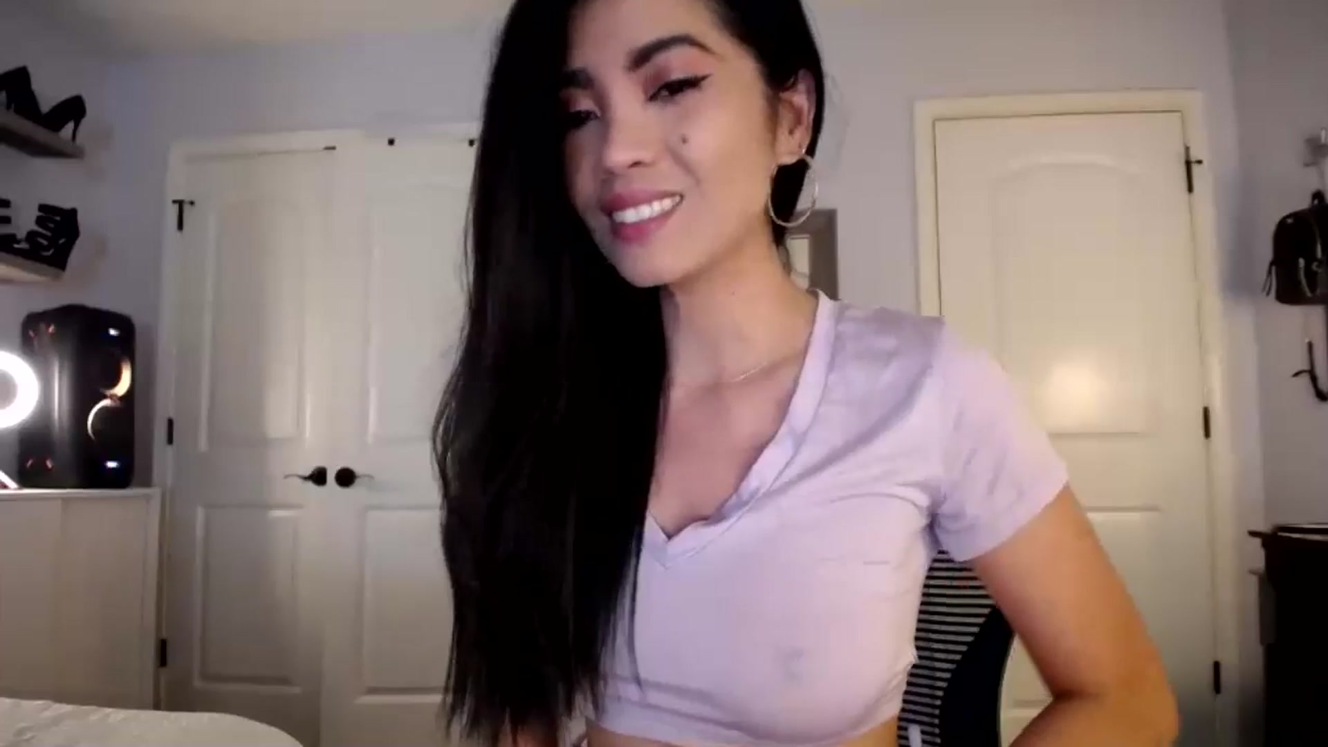 Gallery image thumbnail from AsianLuv_4U's myfreecams stream on, 05/16/2024, 15:07 image 11 of 20