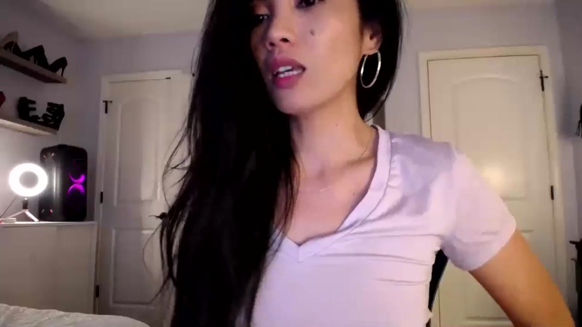 Gallery image thumbnail from AsianLuv_4U's myfreecams stream on, 05/16/2024, 18:36 image 20 of 20