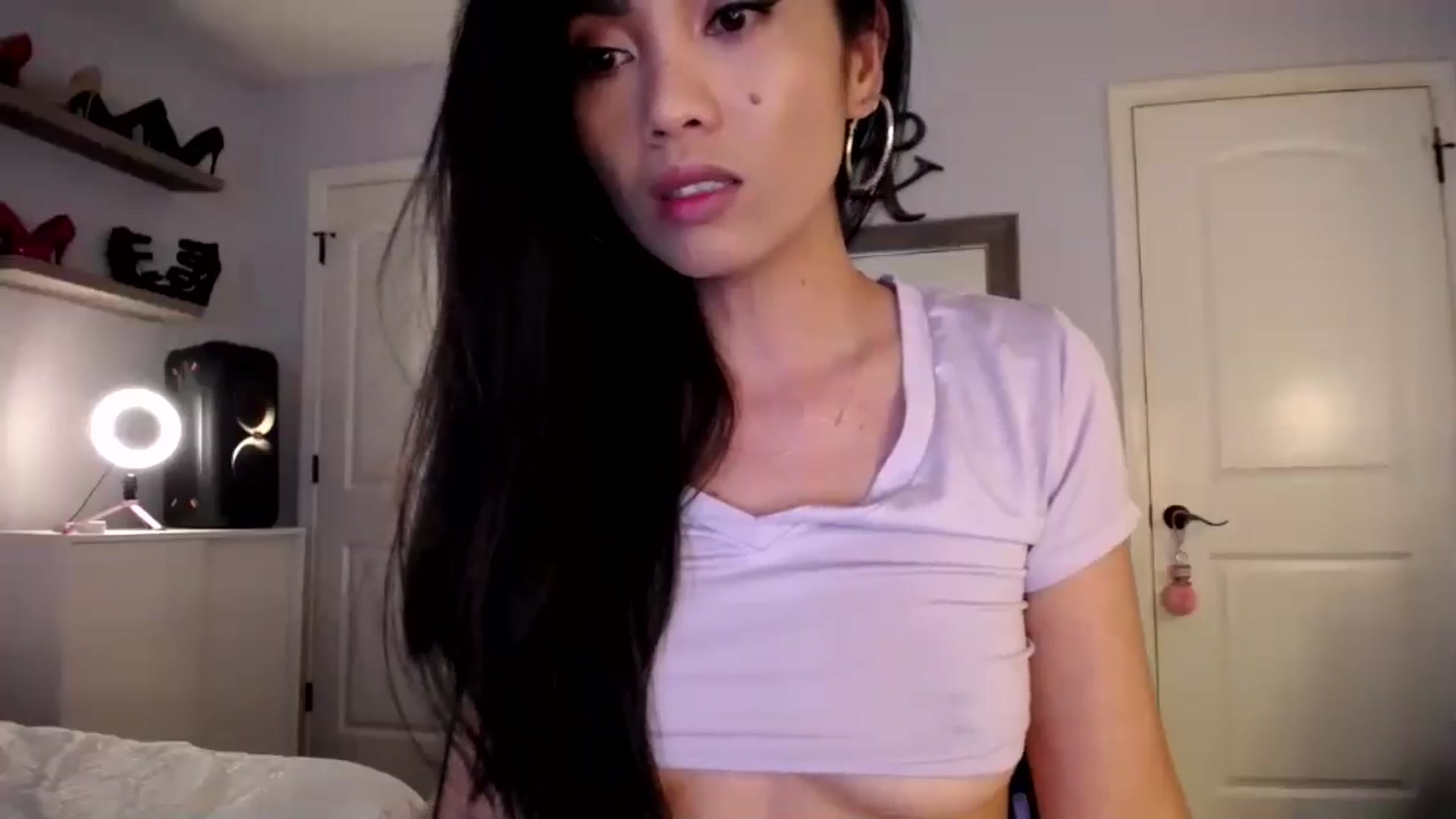 Gallery image thumbnail from AsianLuv_4U's myfreecams stream on, 05/16/2024, 18:36 image 6 of 20