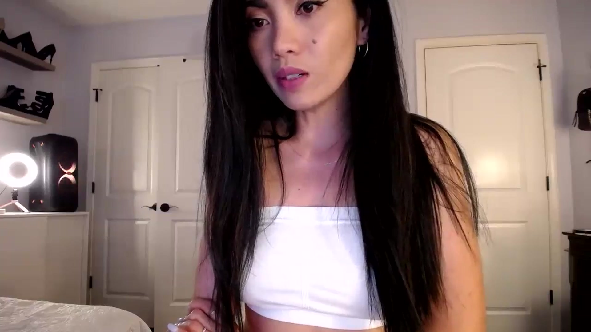 Gallery image thumbnail from AsianLuv_4U's myfreecams stream on, 05/20/2024, 17:25 image 4 of 20
