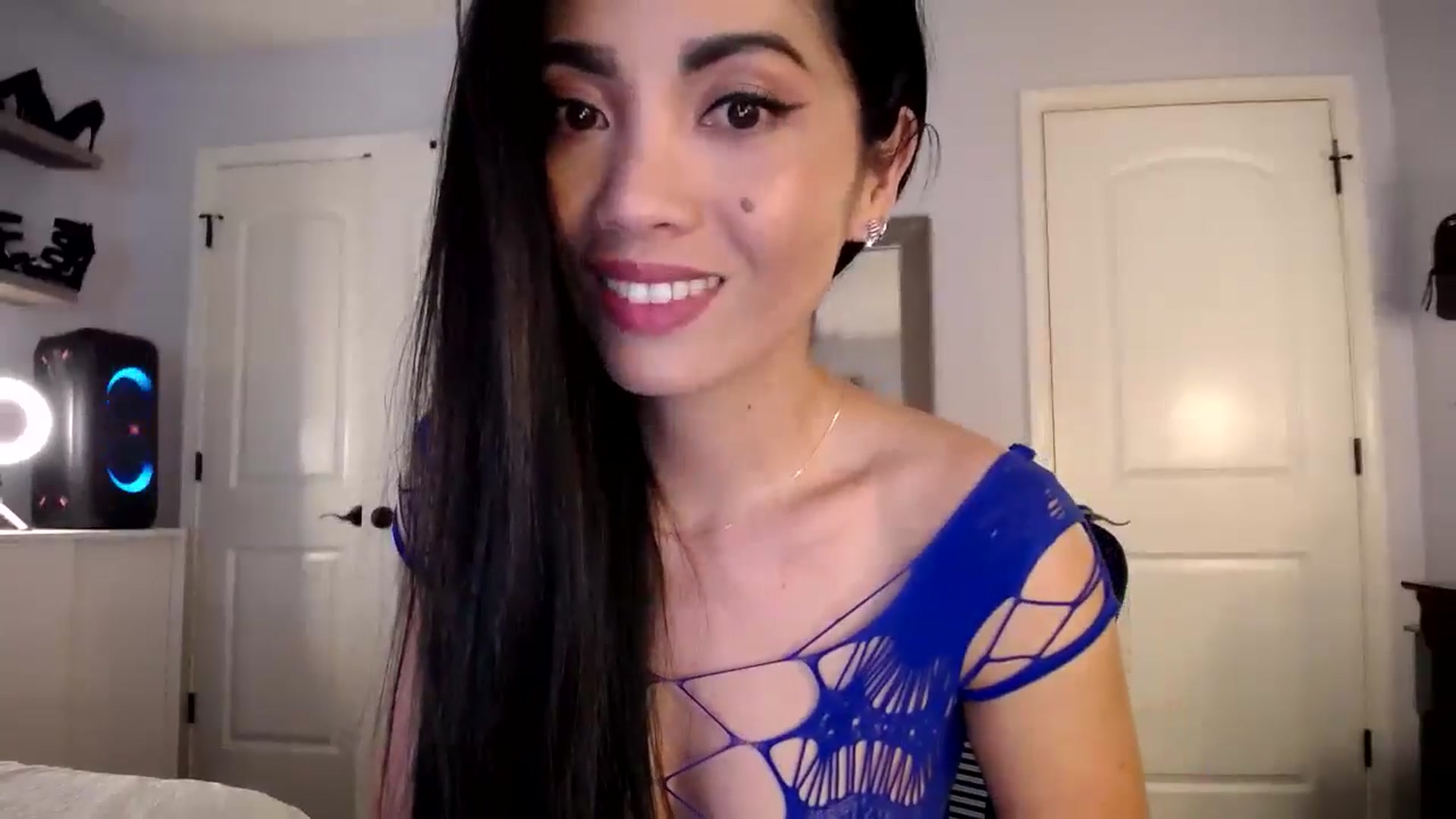 Gallery image thumbnail from AsianLuv_4U's myfreecams stream on, 05/27/2024, 15:48 image 2 of 20