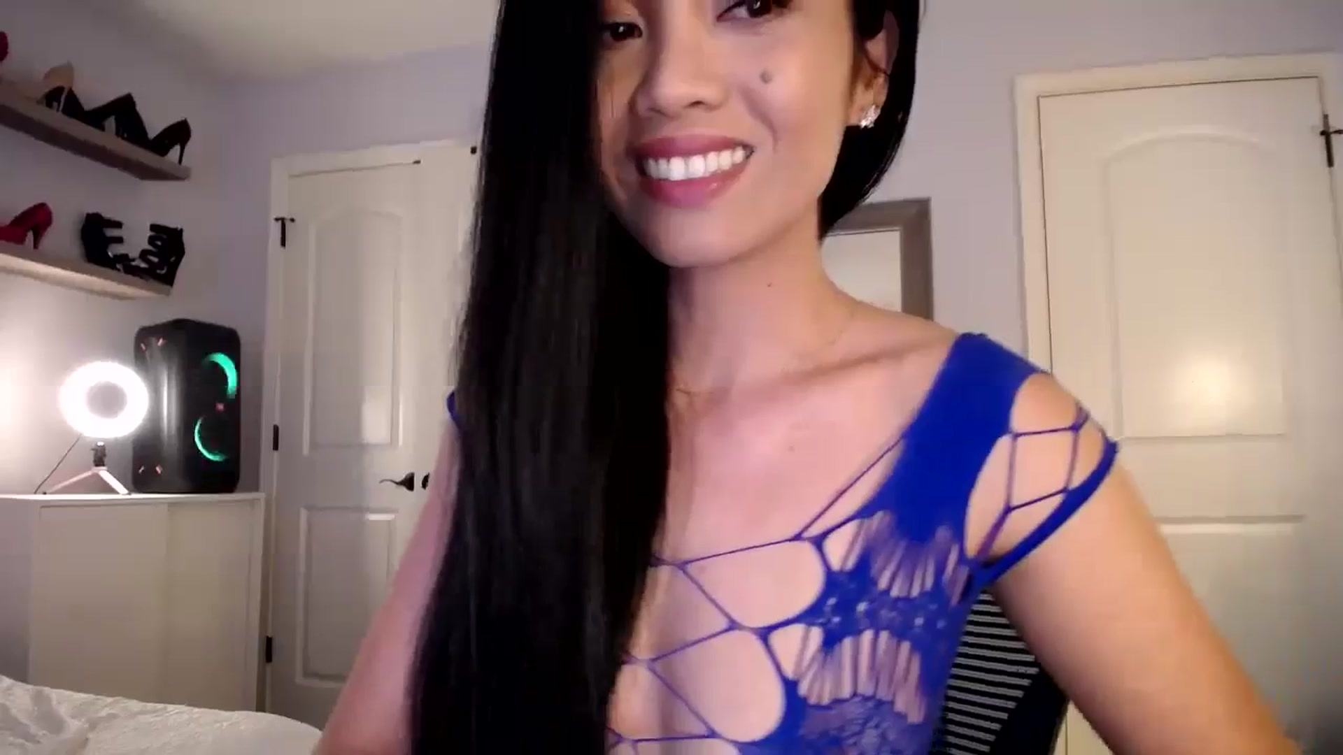 Gallery image thumbnail from AsianLuv_4U's myfreecams stream on, 05/27/2024, 18:58 image 7 of 20
