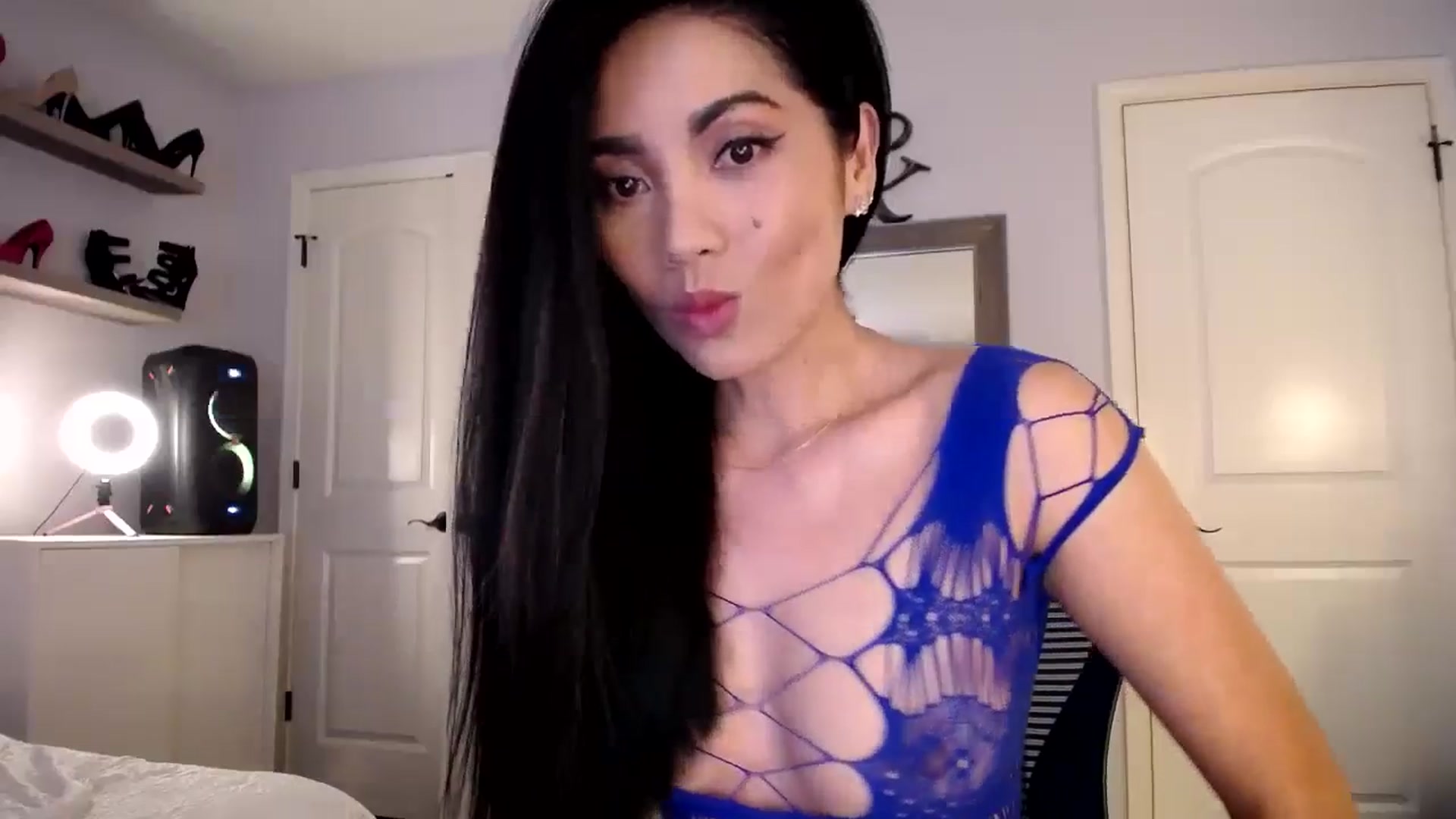 Gallery image thumbnail from AsianLuv_4U's myfreecams stream on, 05/27/2024, 18:58 image 4 of 20