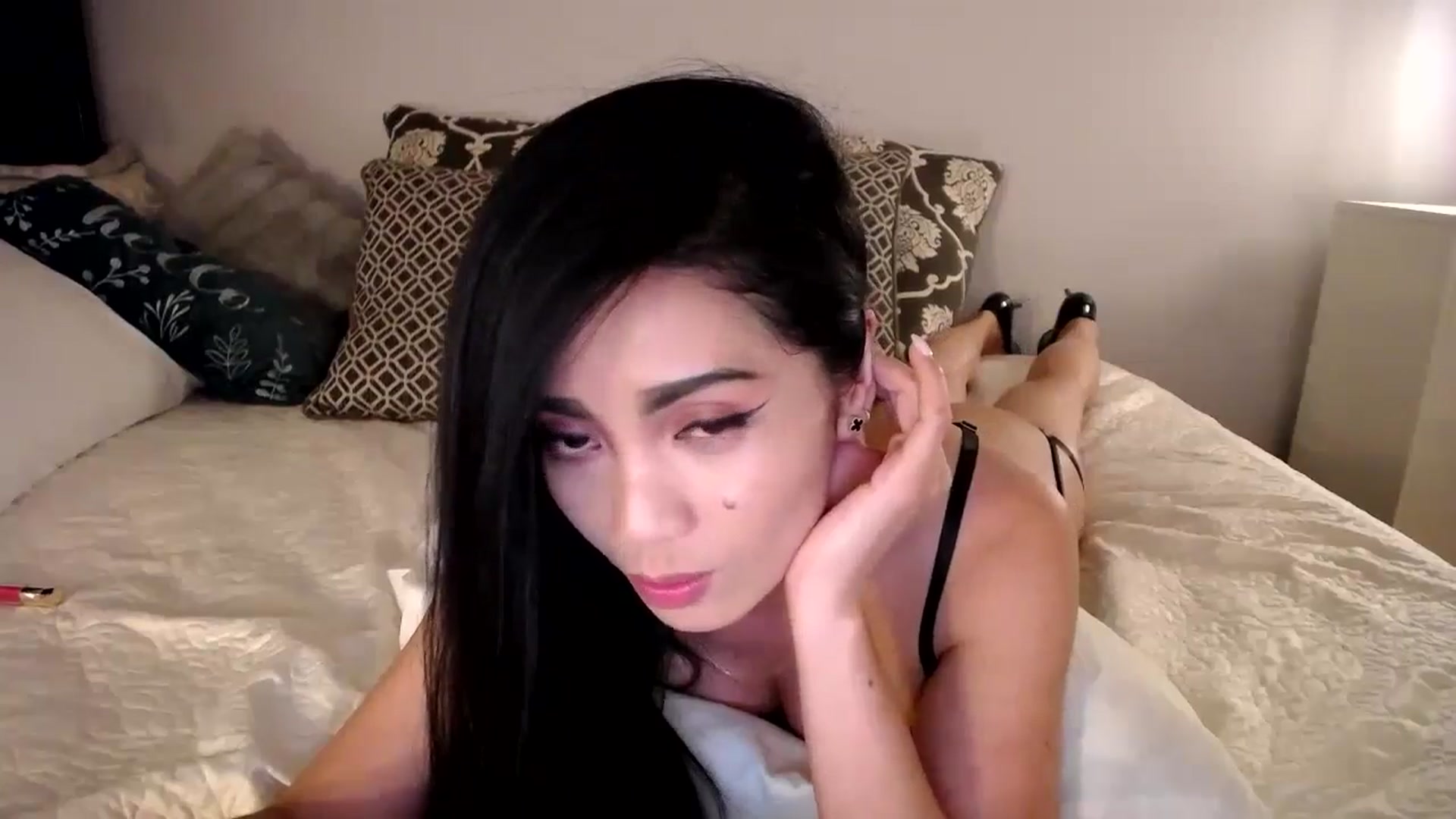 Gallery image thumbnail from AsianLuv_4U's myfreecams stream on, 05/30/2024, 18:56 image 7 of 20
