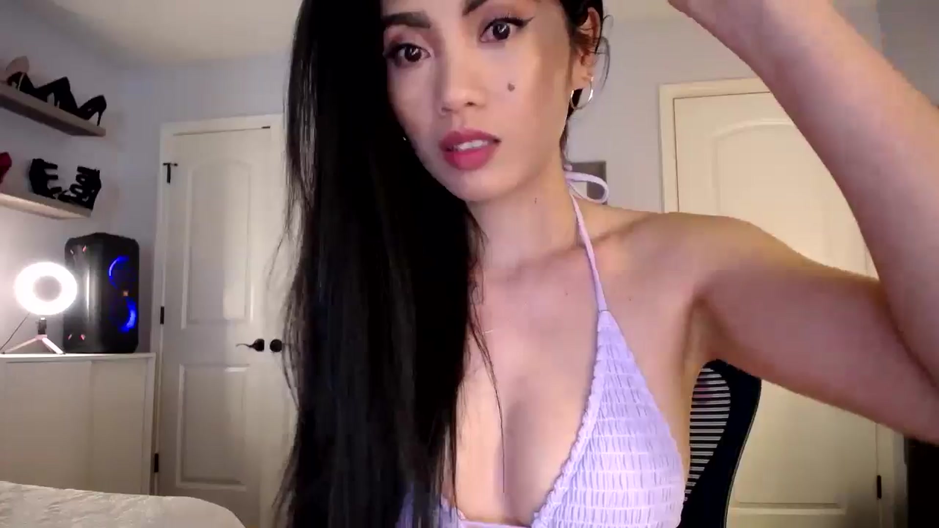 Gallery image thumbnail from AsianLuv_4U's myfreecams stream on, 06/10/2024, 15:56 image 3 of 20