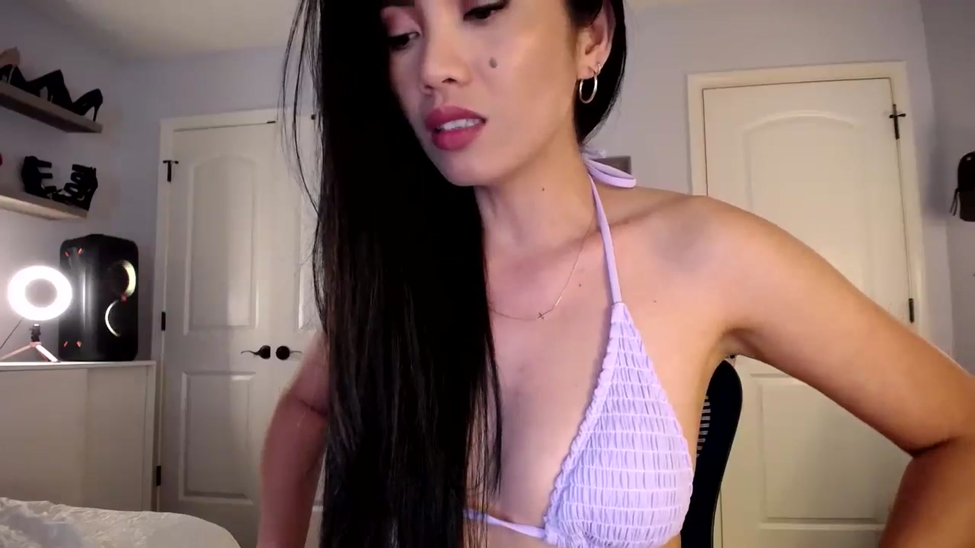 Gallery image thumbnail from AsianLuv_4U's myfreecams stream on, 06/10/2024, 16:50 image 12 of 20