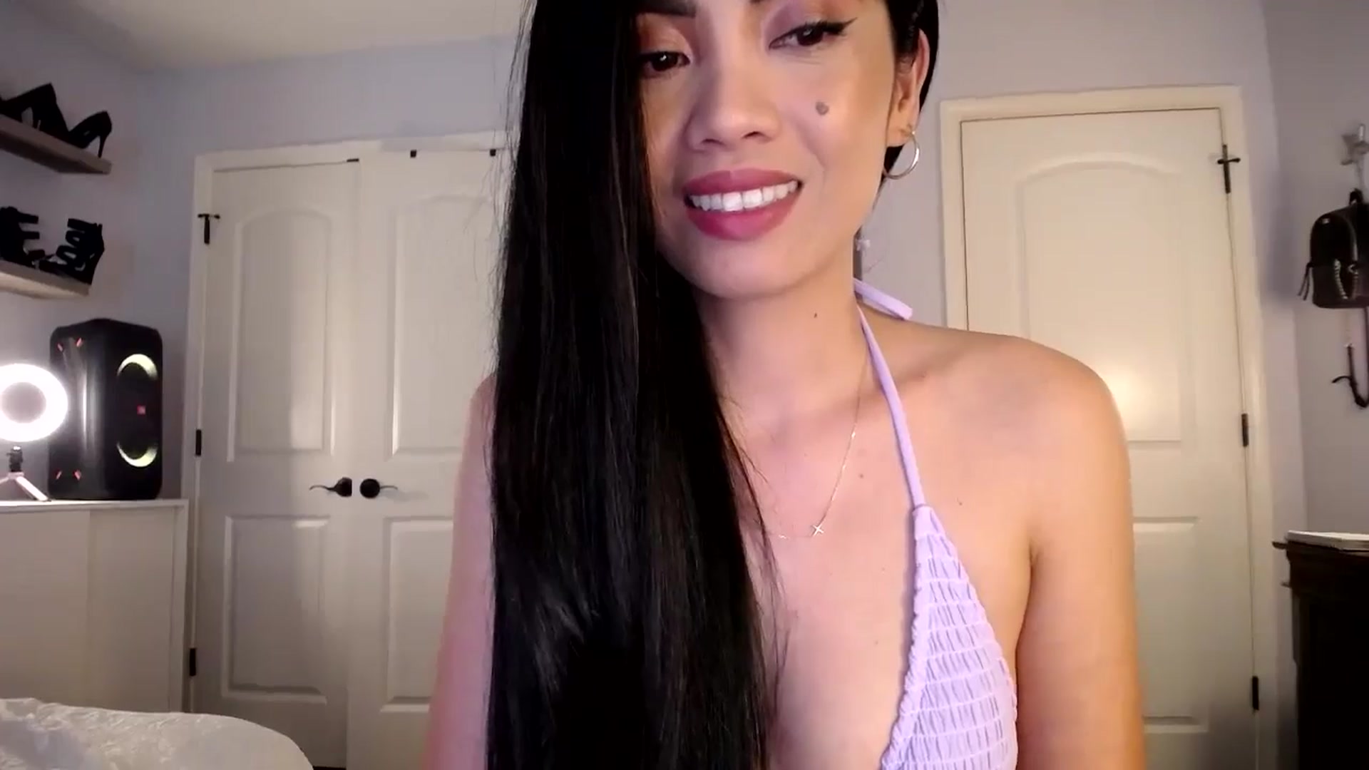 Gallery image thumbnail from AsianLuv_4U's myfreecams stream on, 06/10/2024, 16:50 image 19 of 20