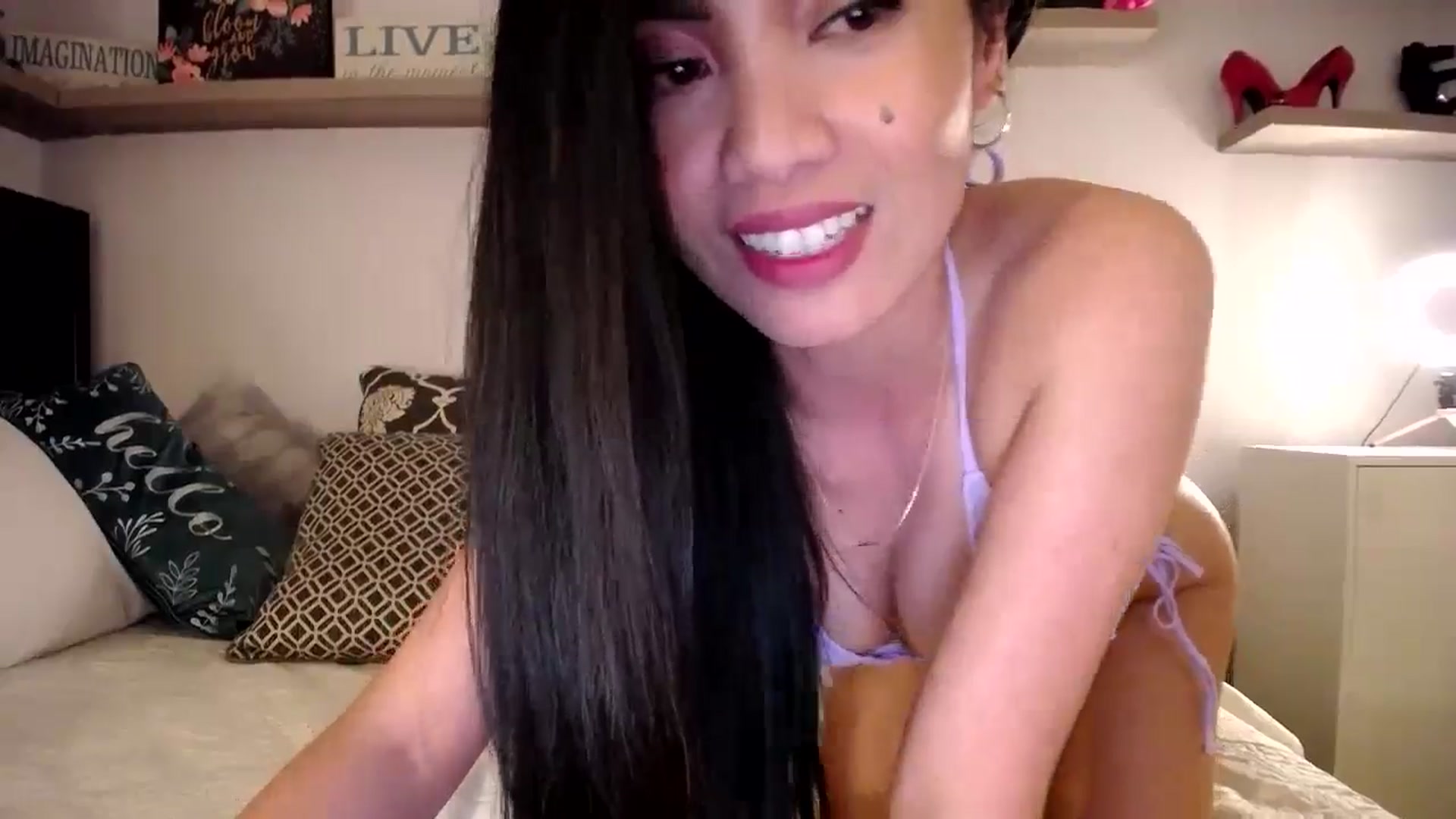 Gallery image thumbnail from AsianLuv_4U's myfreecams stream on, 06/10/2024, 19:13 image 16 of 20