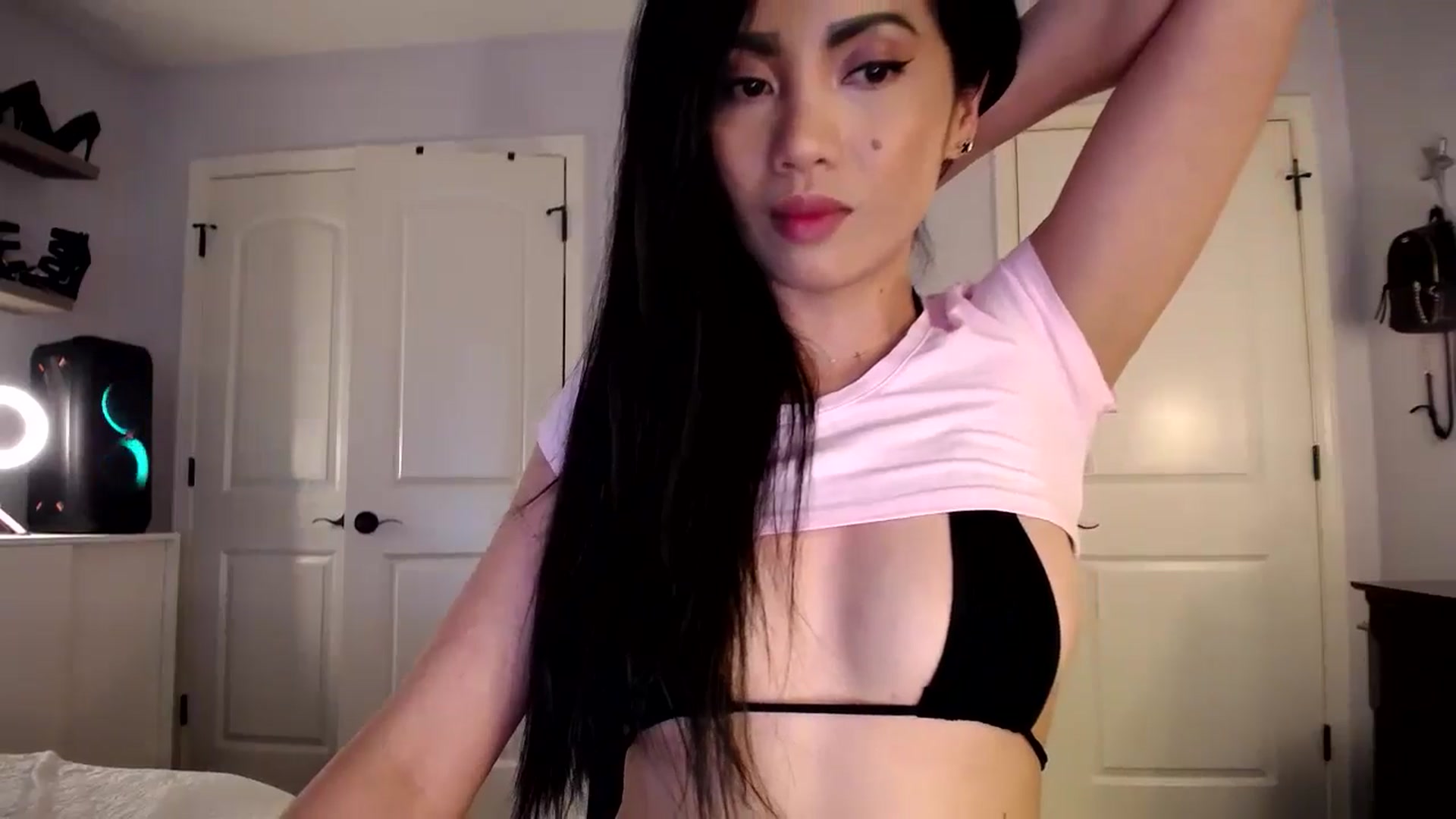 Gallery image thumbnail from AsianLuv_4U's myfreecams stream on, 06/17/2024, 17:04 image 10 of 20