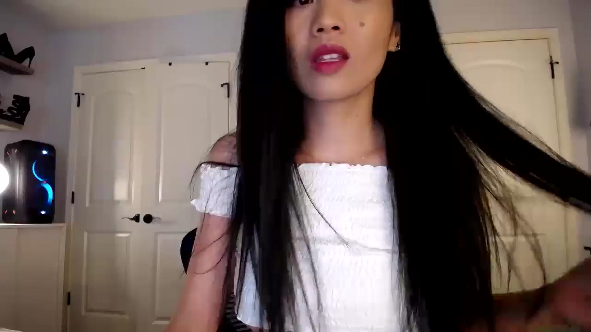 Gallery image thumbnail from AsianLuv_4U's myfreecams stream on, 06/20/2024, 15:39 image 1 of 20