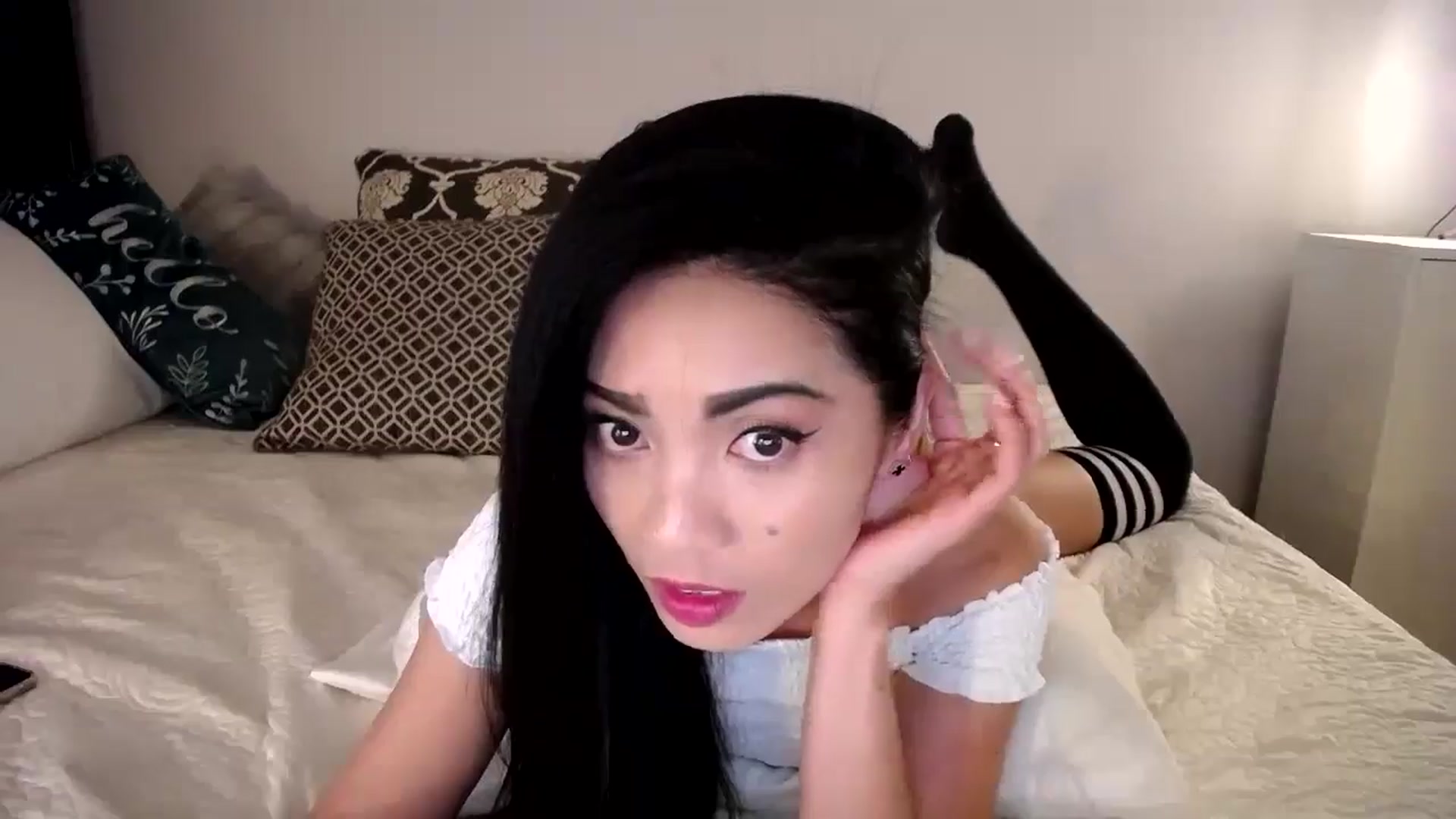 Gallery image thumbnail from AsianLuv_4U's myfreecams stream on, 06/20/2024, 16:11 image 2 of 20