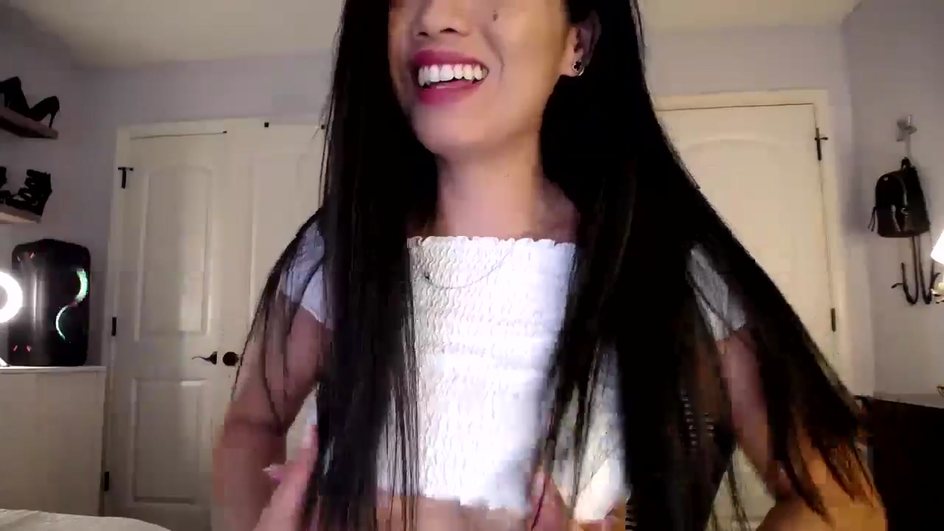 Gallery image thumbnail from AsianLuv_4U's myfreecams stream on, 06/20/2024, 17:35 image 17 of 20
