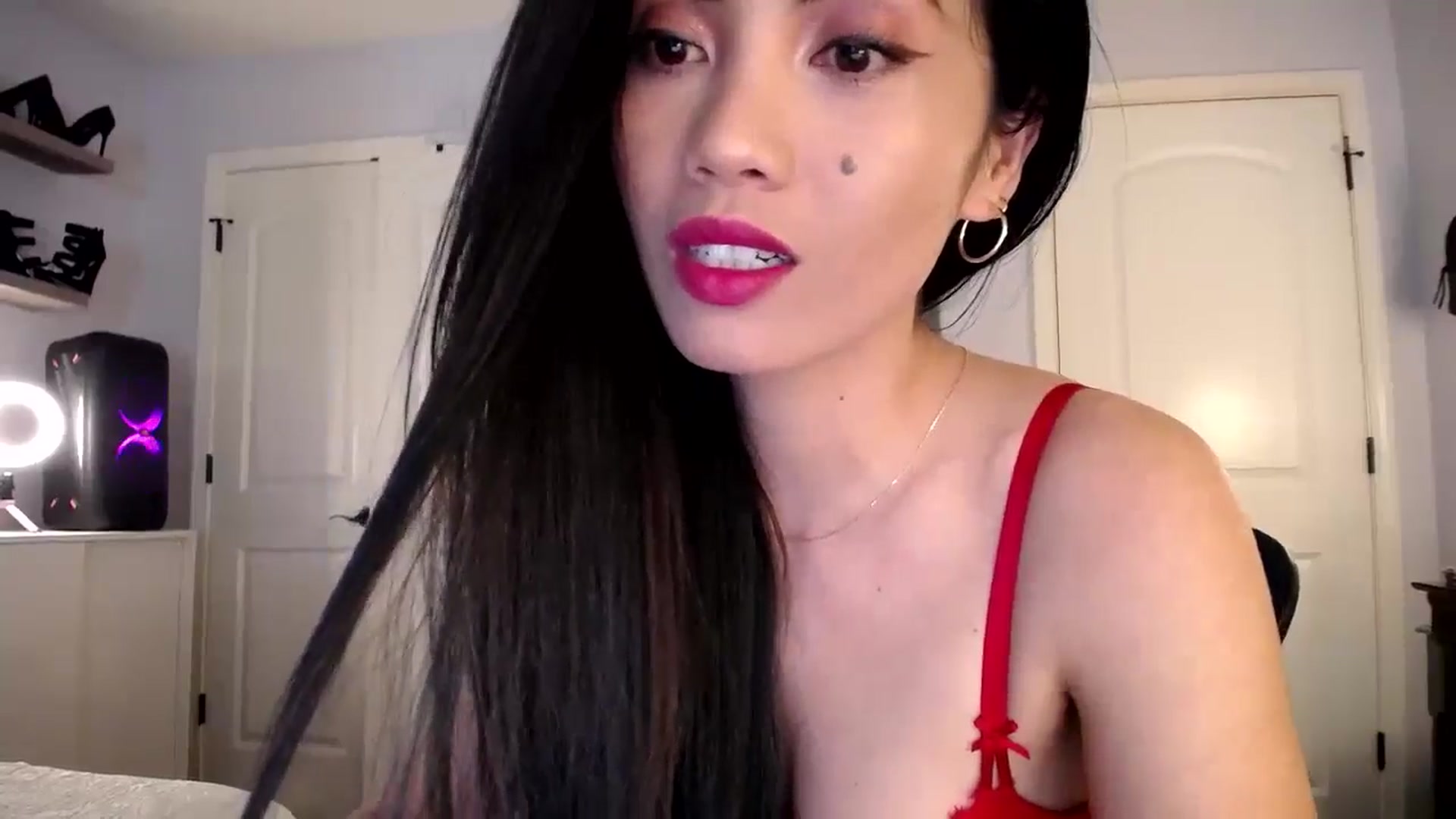 Gallery image thumbnail from AsianLuv_4U's myfreecams stream on, 06/24/2024, 15:19 image 6 of 20
