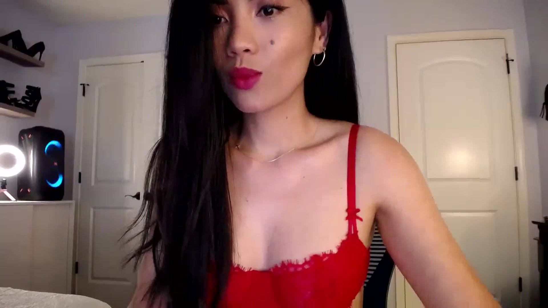 Gallery image thumbnail from AsianLuv_4U's myfreecams stream on, 06/24/2024, 15:19 image 9 of 20