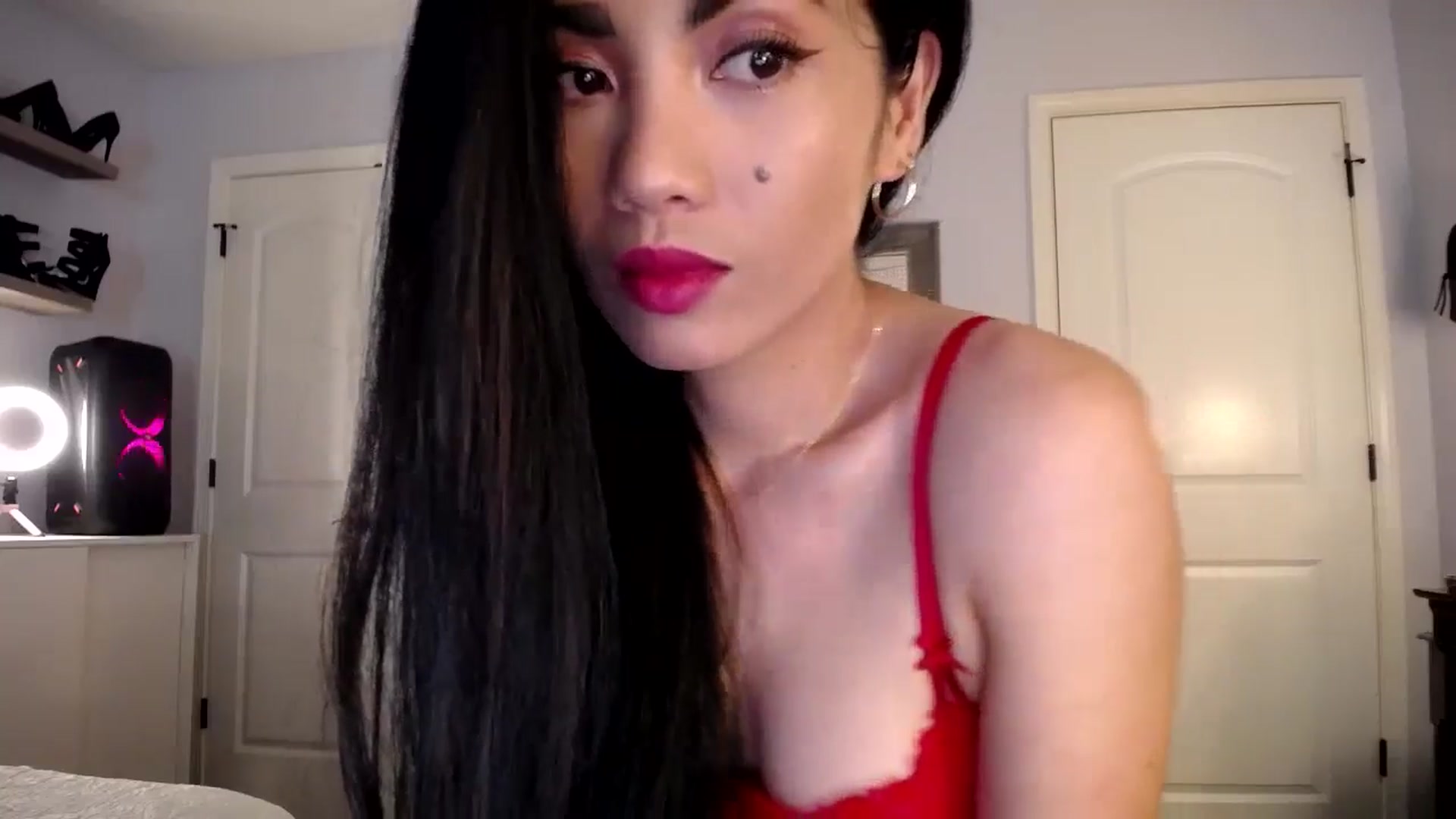 Gallery image thumbnail from AsianLuv_4U's myfreecams stream on, 06/24/2024, 15:19 image 4 of 20