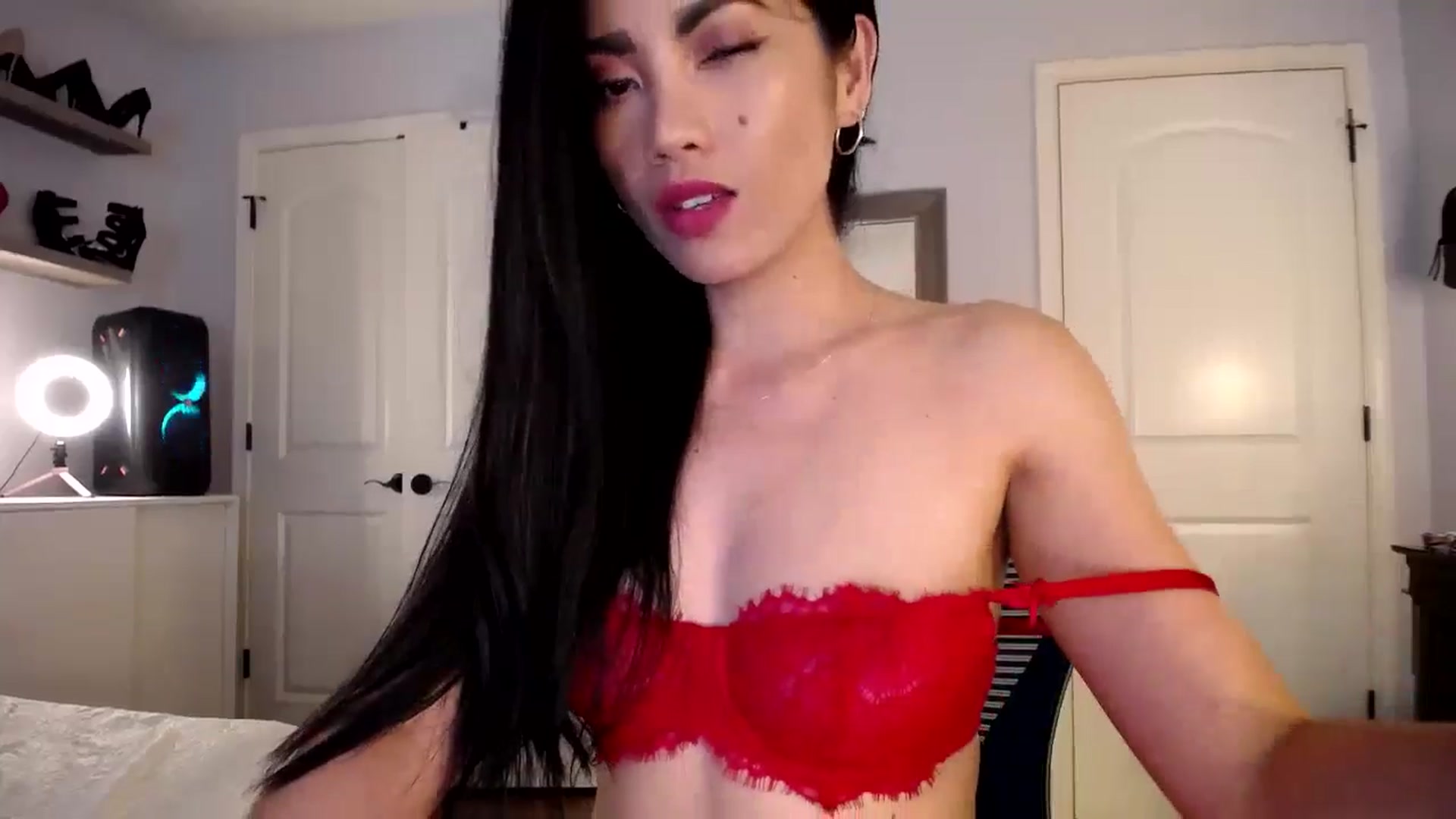 Gallery image thumbnail from AsianLuv_4U's myfreecams stream on, 06/24/2024, 17:47 image 5 of 20