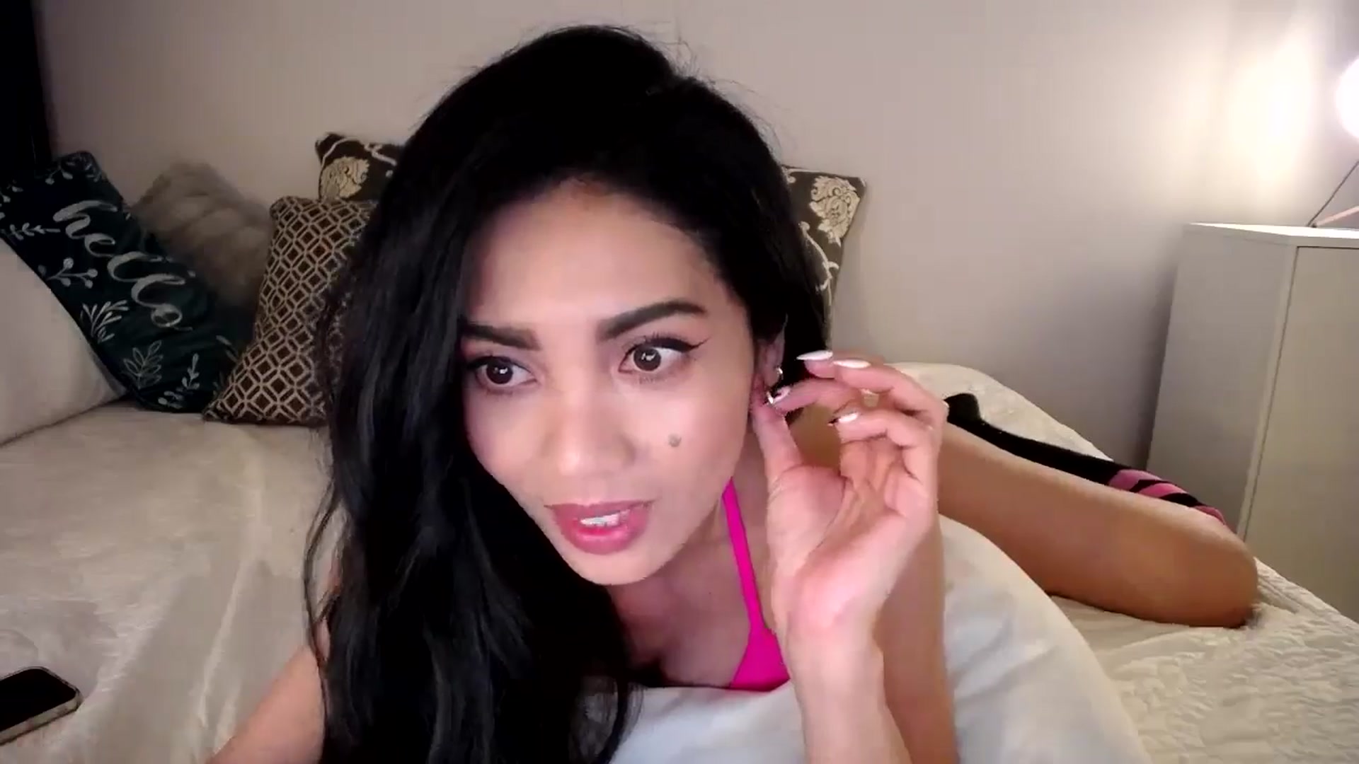 Gallery image thumbnail from AsianLuv_4U's myfreecams stream on, 06/27/2024, 17:30 image 16 of 20