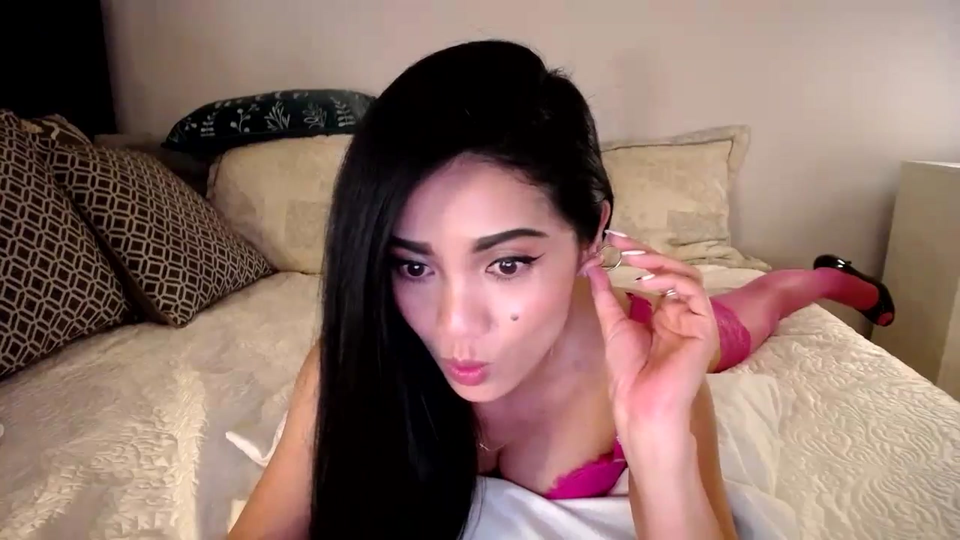Gallery image thumbnail from AsianLuv_4U's myfreecams stream on, 07/08/2024, 19:28 image 8 of 20