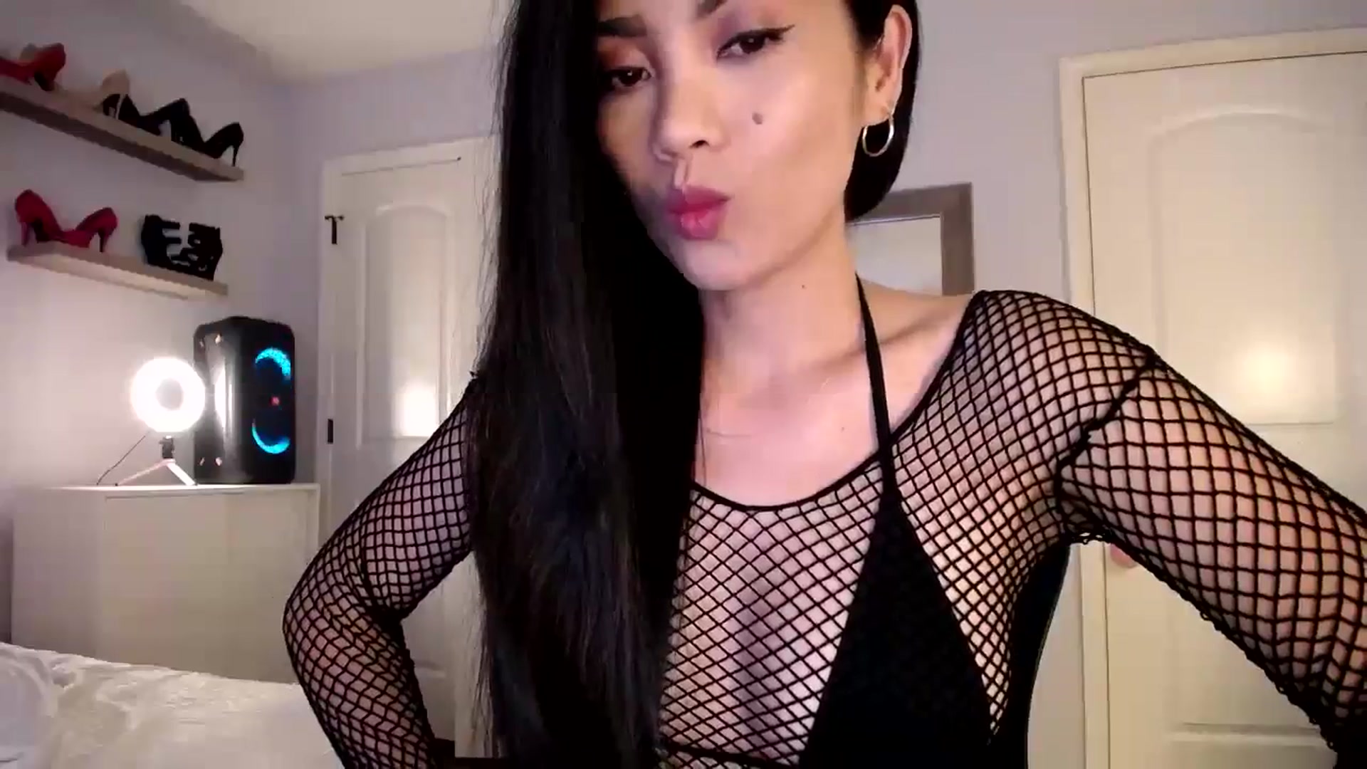 Gallery image thumbnail from AsianLuv_4U's myfreecams stream on, 07/11/2024, 18:58 image 16 of 20