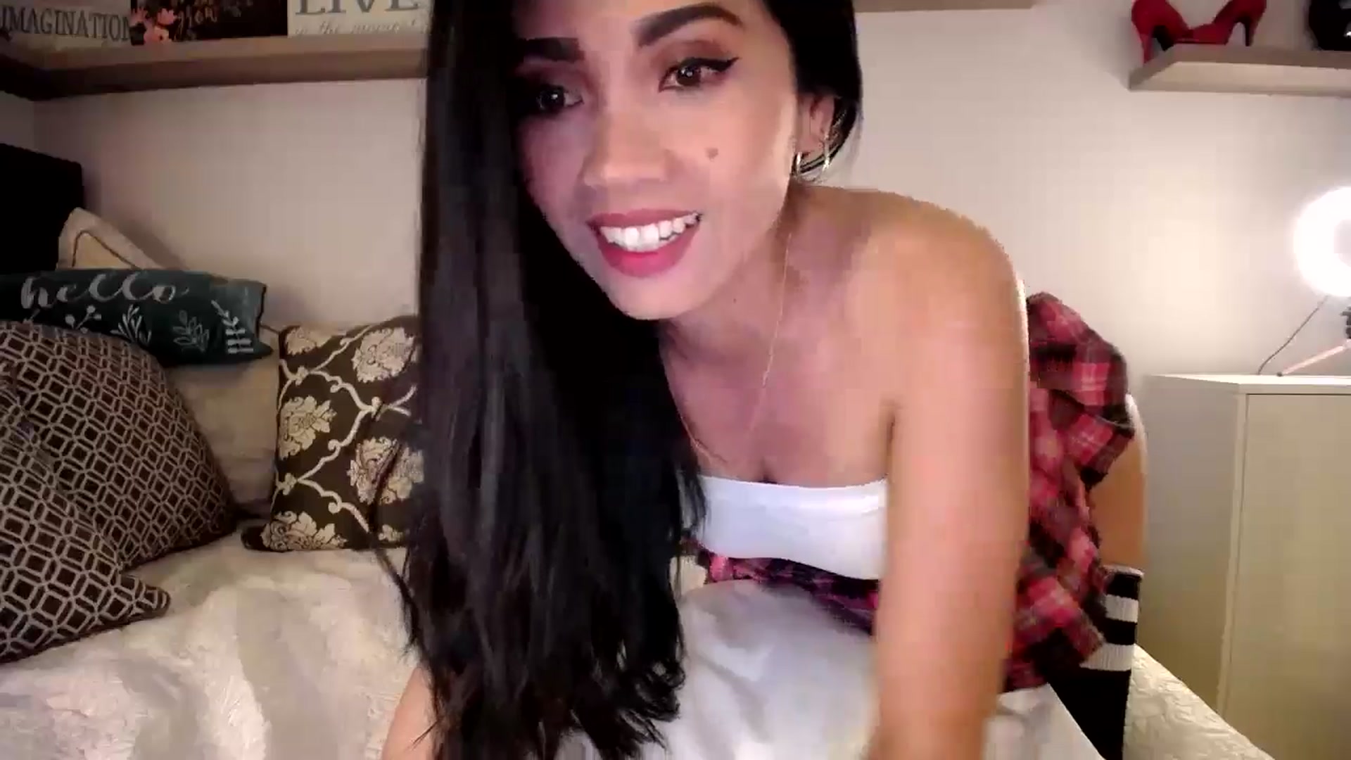 Gallery image thumbnail from AsianLuv_4U's myfreecams stream on, 07/13/2024, 22:52 image 15 of 20