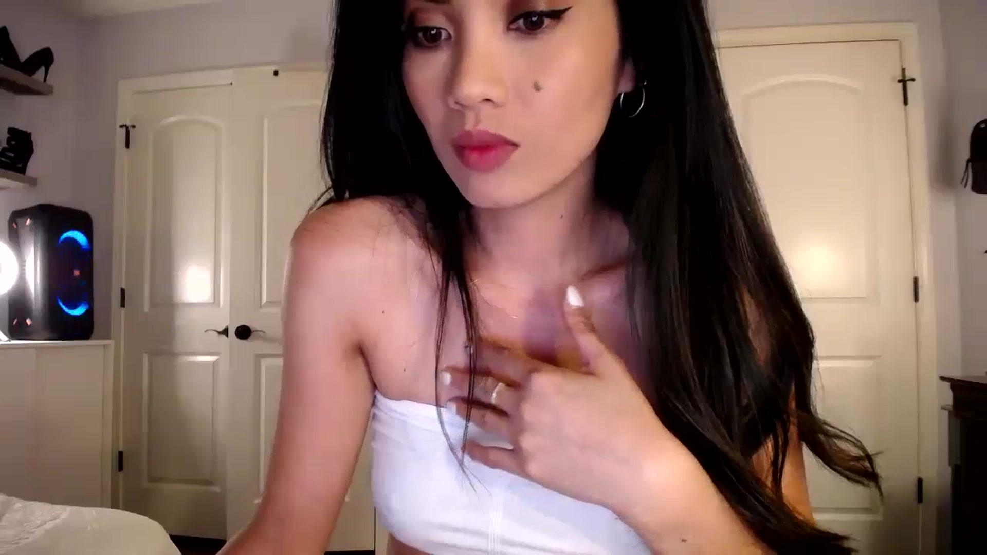 Gallery image thumbnail from AsianLuv_4U's myfreecams stream on, 07/14/2024, 24:16 image 16 of 20