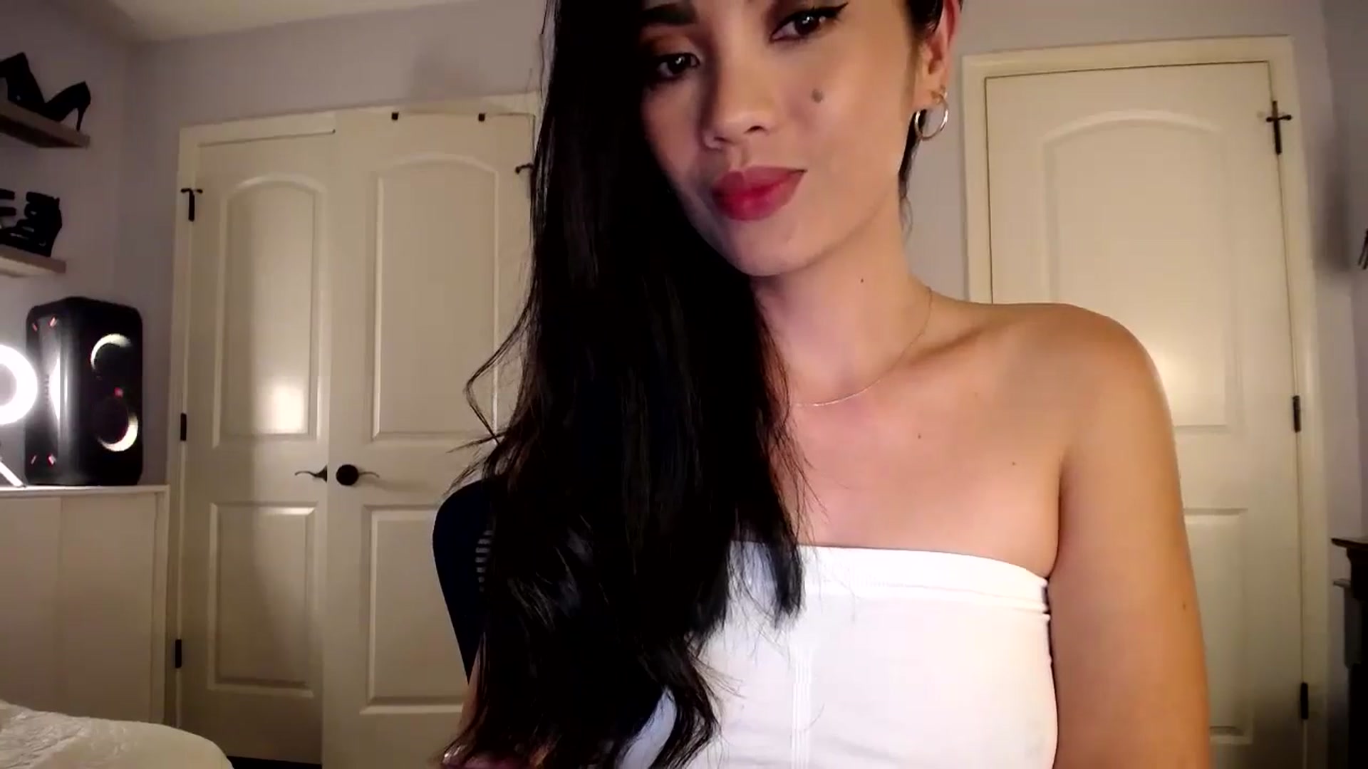 Gallery image thumbnail from AsianLuv_4U's myfreecams stream on, 07/14/2024, 24:16 image 19 of 20