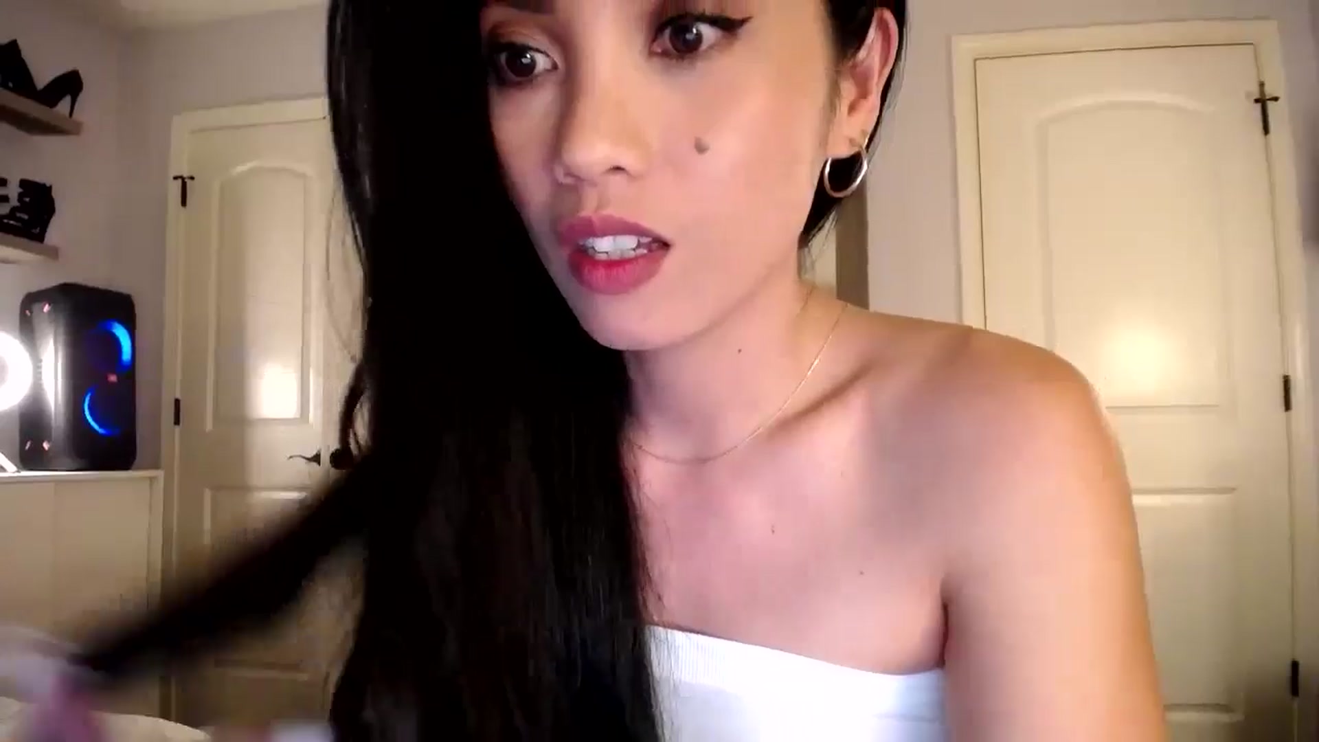 Gallery image thumbnail from AsianLuv_4U's myfreecams stream on, 07/14/2024, 01:26 image 20 of 20
