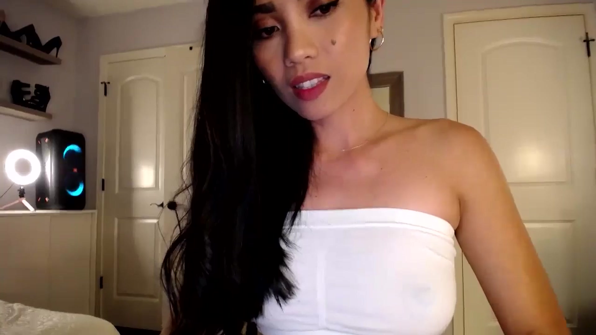 Gallery image thumbnail from AsianLuv_4U's myfreecams stream on, 07/14/2024, 01:26 image 3 of 20