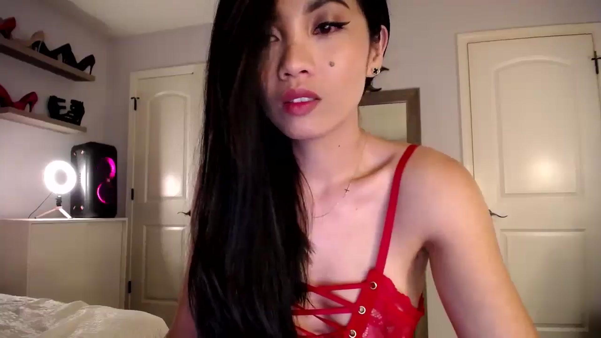 Gallery image thumbnail from AsianLuv_4U's myfreecams stream on, 07/18/2024, 24:01 image 16 of 20