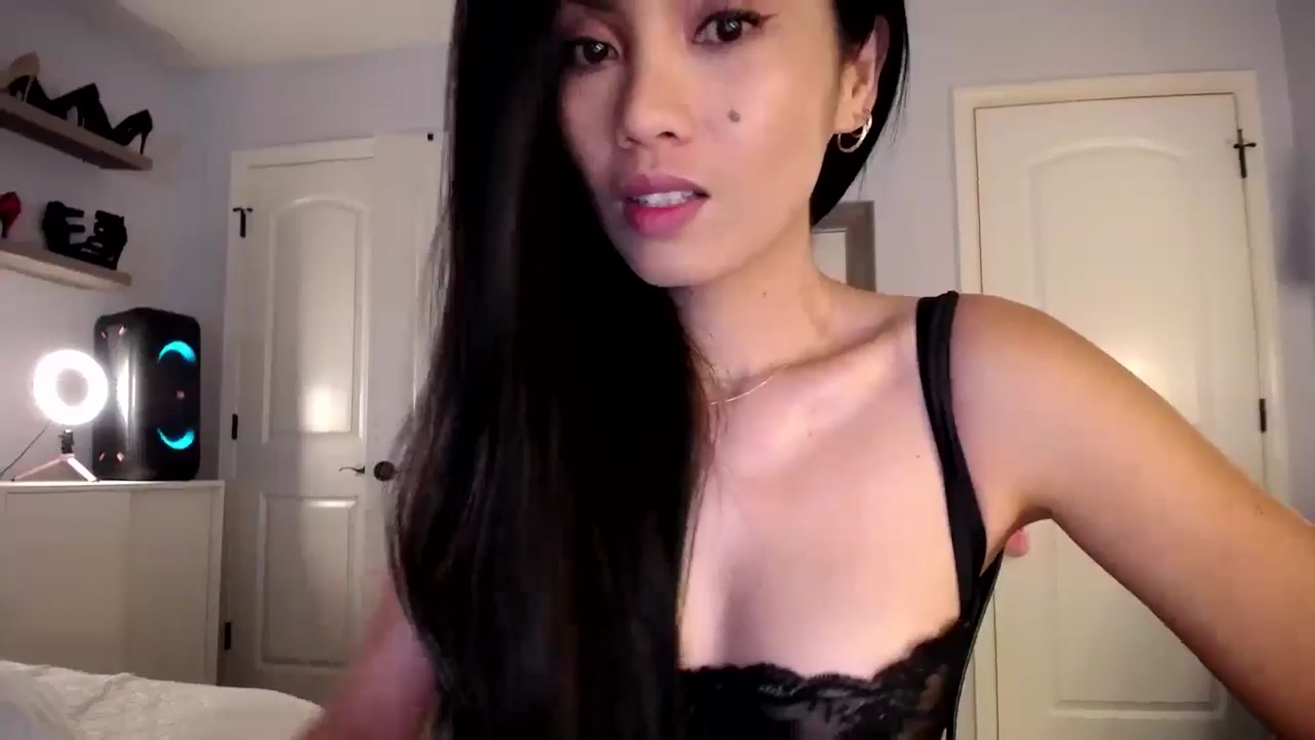 Gallery image thumbnail from AsianLuv_4U's myfreecams stream on, 07/22/2024, 14:16 image 10 of 20