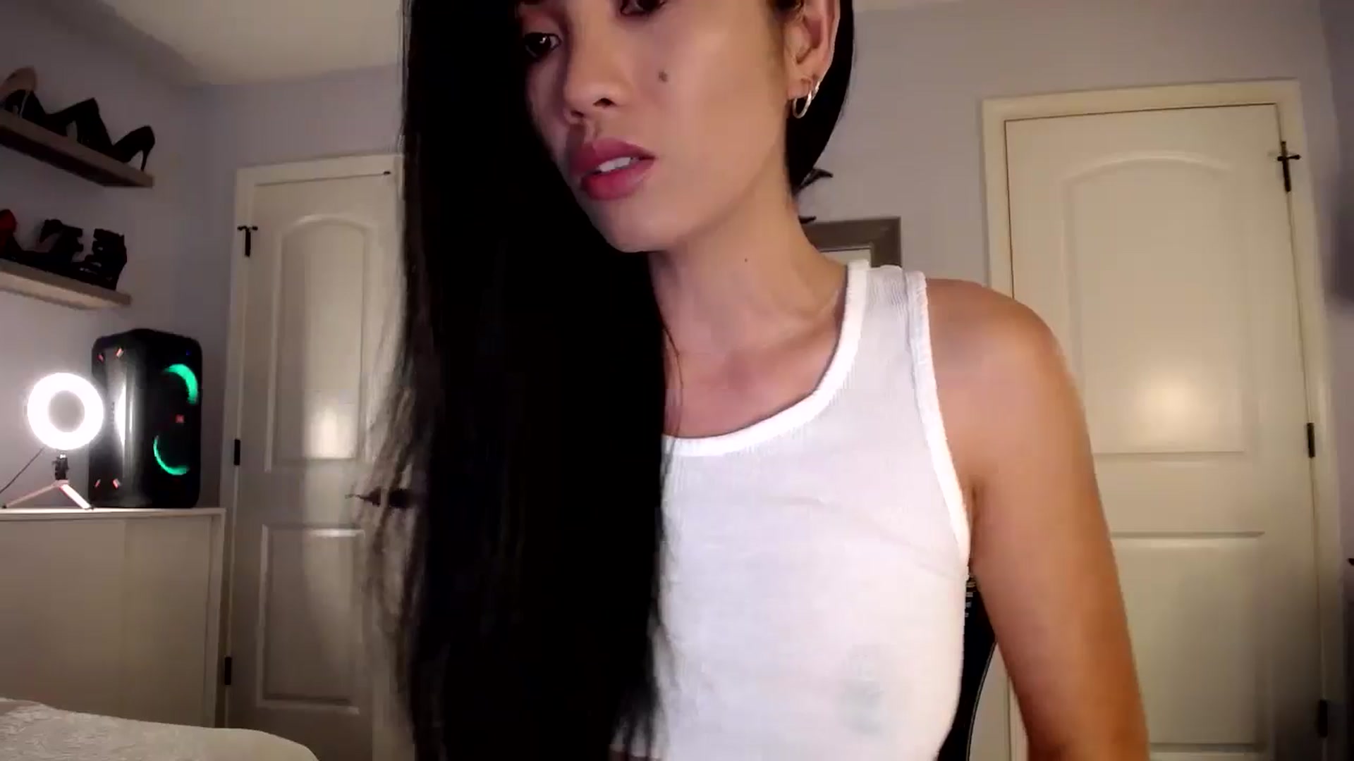Gallery image thumbnail from AsianLuv_4U's myfreecams stream on, 07/25/2024, 14:19 image 12 of 20