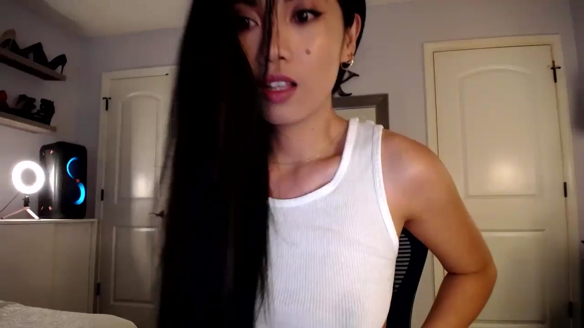 Gallery image thumbnail from AsianLuv_4U's myfreecams stream on, 07/25/2024, 14:19 image 10 of 20
