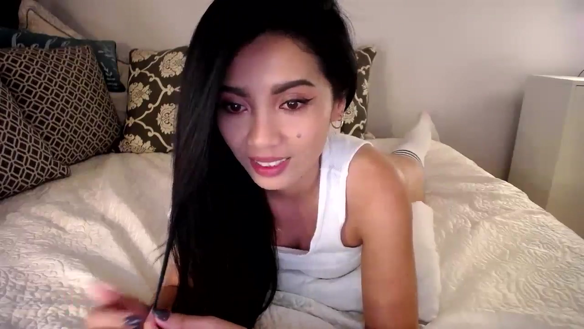 Gallery image thumbnail from AsianLuv_4U's myfreecams stream on, 07/25/2024, 15:24 image 19 of 20