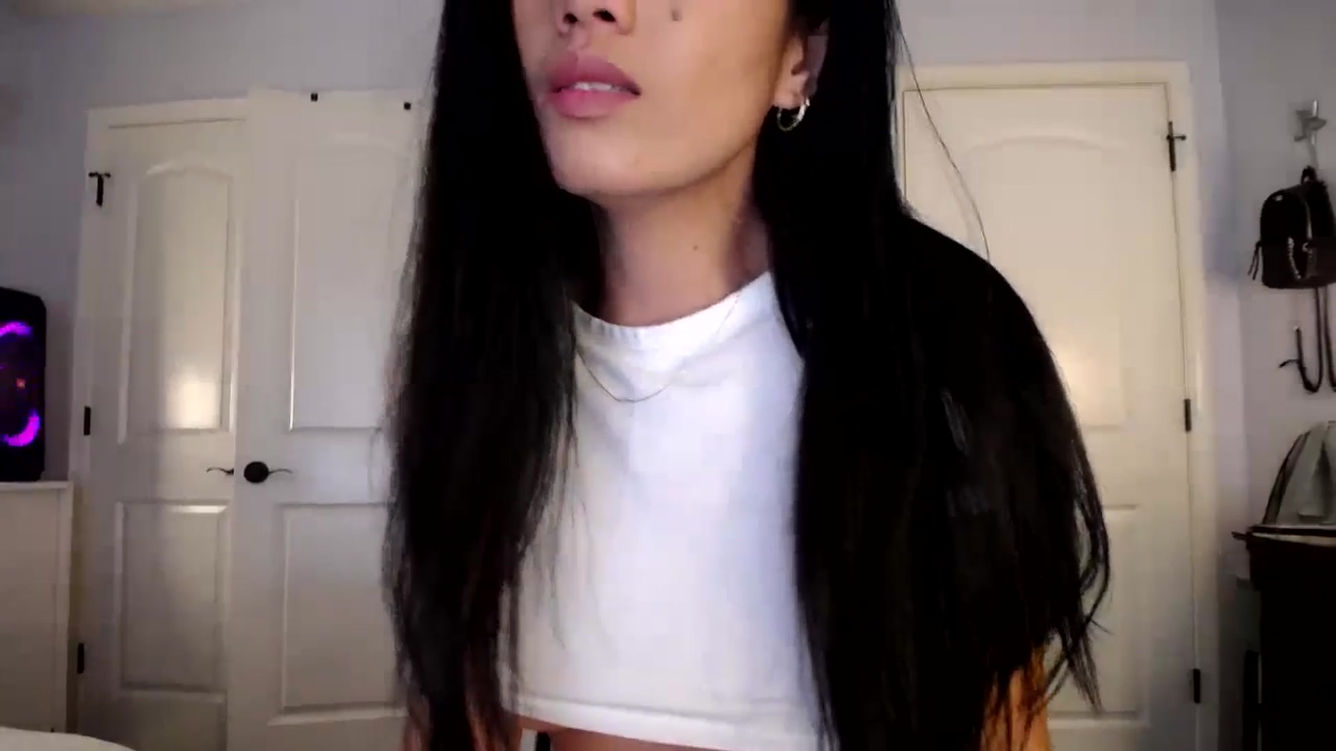 Gallery image thumbnail from AsianLuv_4U's myfreecams stream on, 08/02/2024, 16:41 image 15 of 20