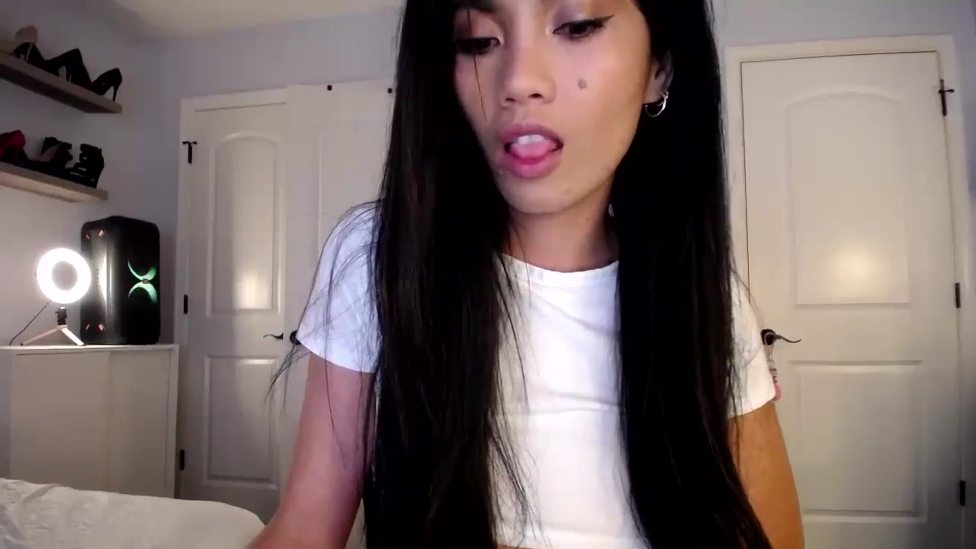 Gallery image thumbnail from AsianLuv_4U's myfreecams stream on, 08/02/2024, 17:52 image 19 of 20