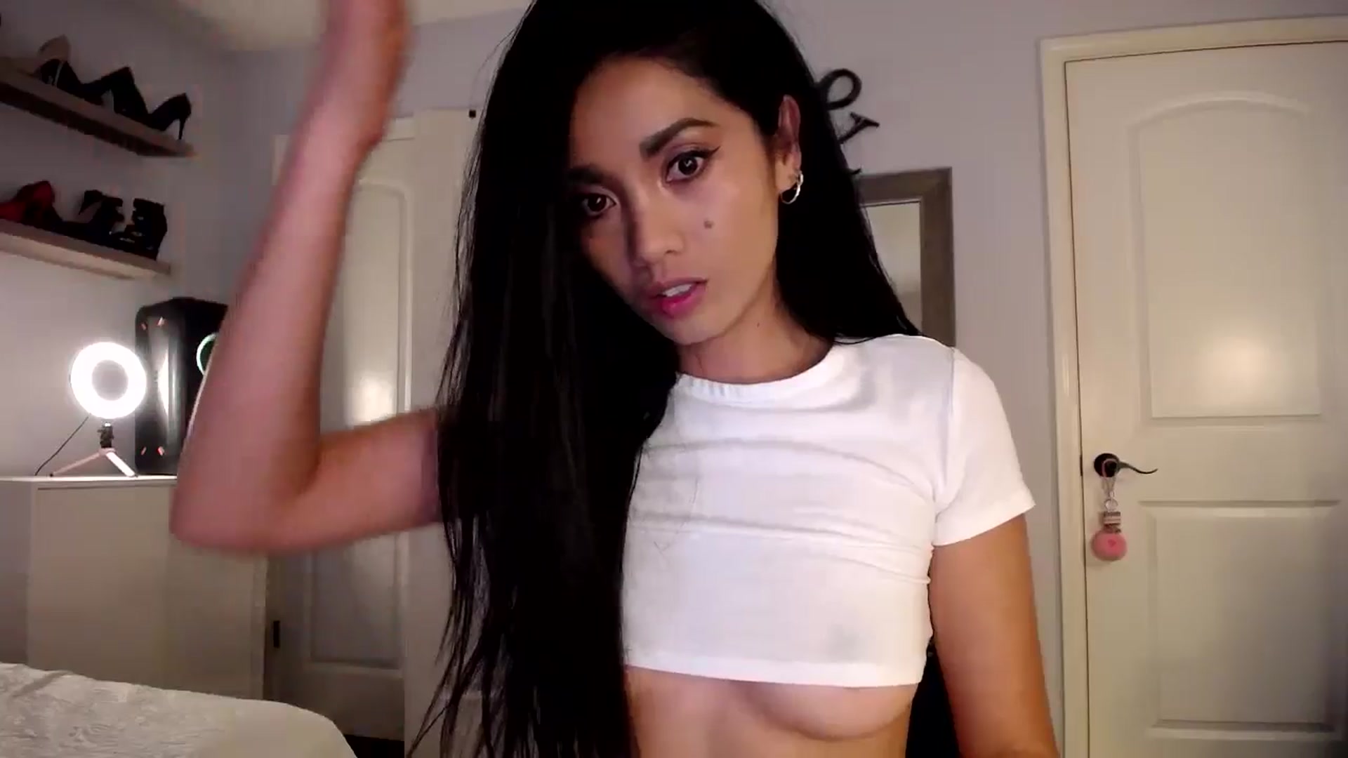 Gallery image thumbnail from AsianLuv_4U's myfreecams stream on, 08/02/2024, 17:52 image 8 of 20