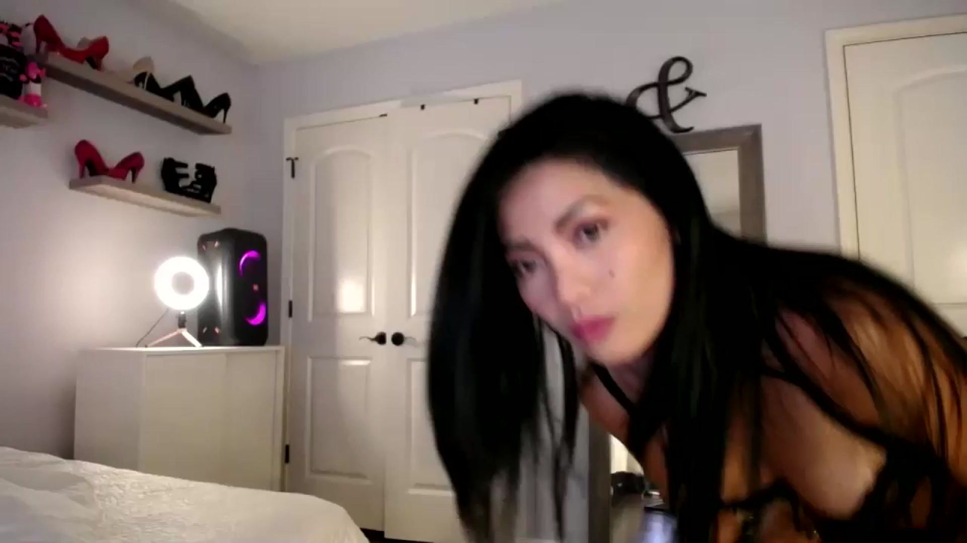 Gallery image thumbnail from AsianLuv_4U's myfreecams stream on, 09/09/2024, 17:58 image 1 of 20