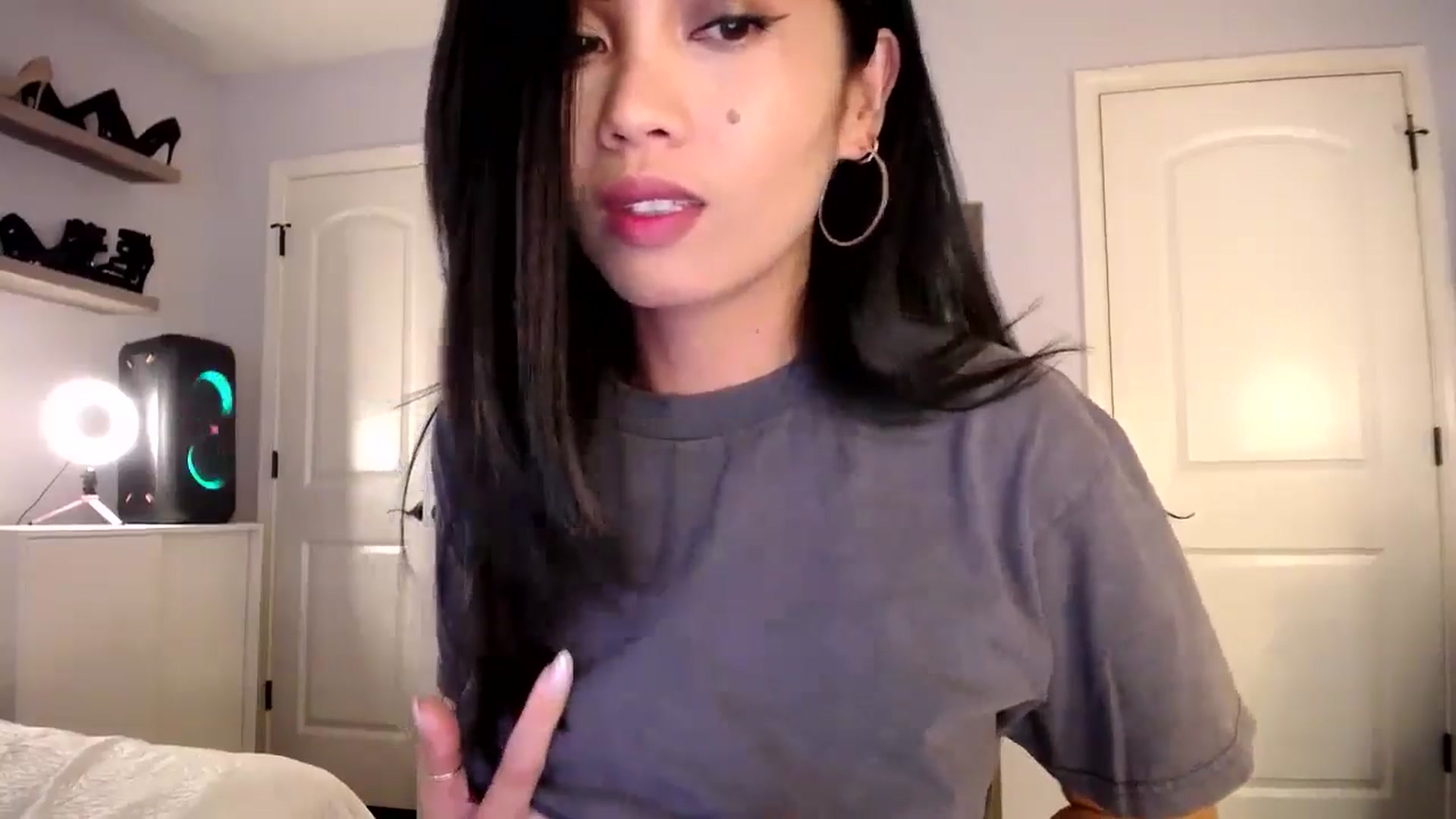 Gallery image thumbnail from AsianLuv_4U's myfreecams stream on, 09/12/2024, 18:07 image 16 of 20