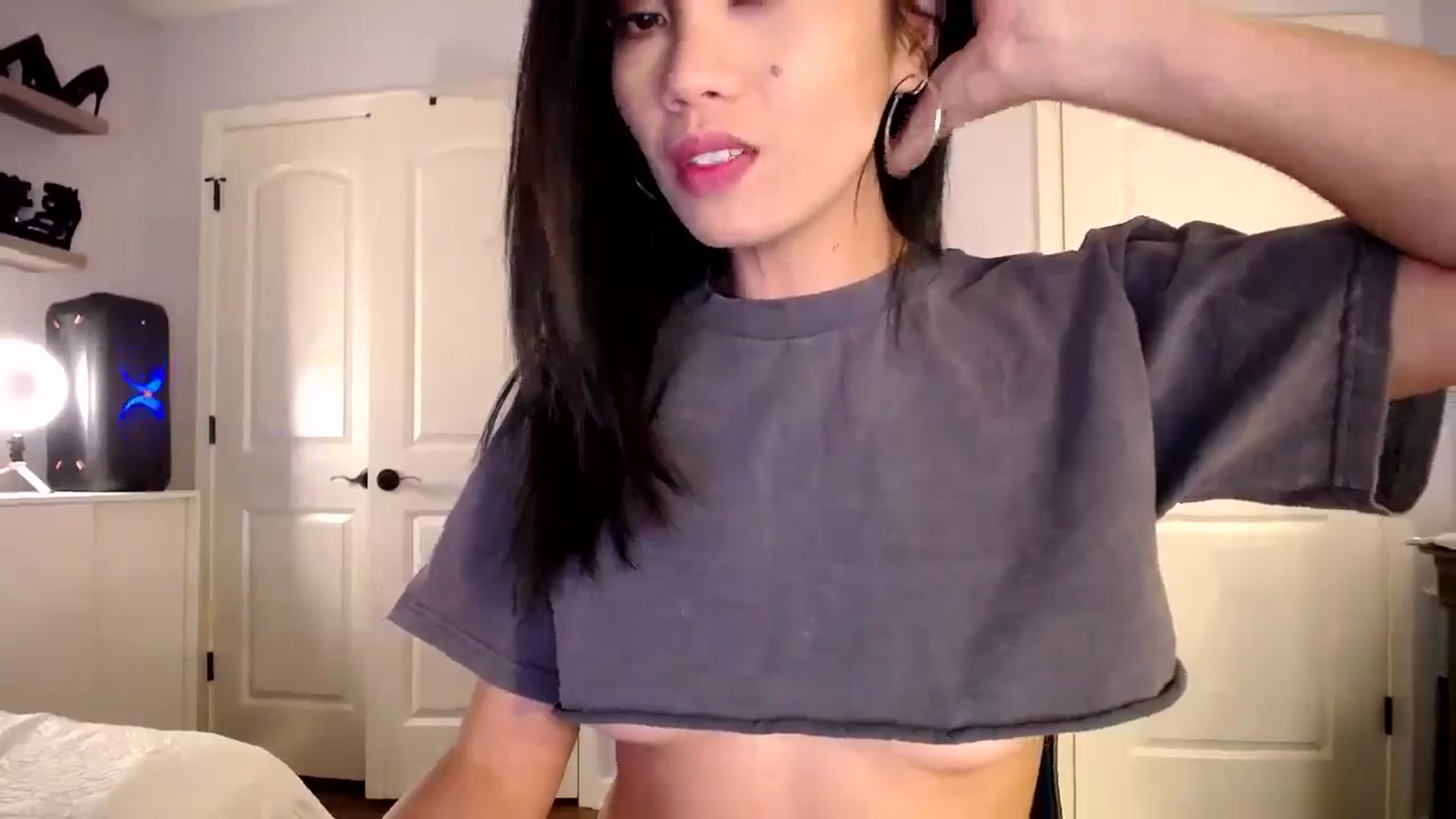 Gallery image thumbnail from AsianLuv_4U's myfreecams stream on, 09/12/2024, 18:07 image 4 of 20