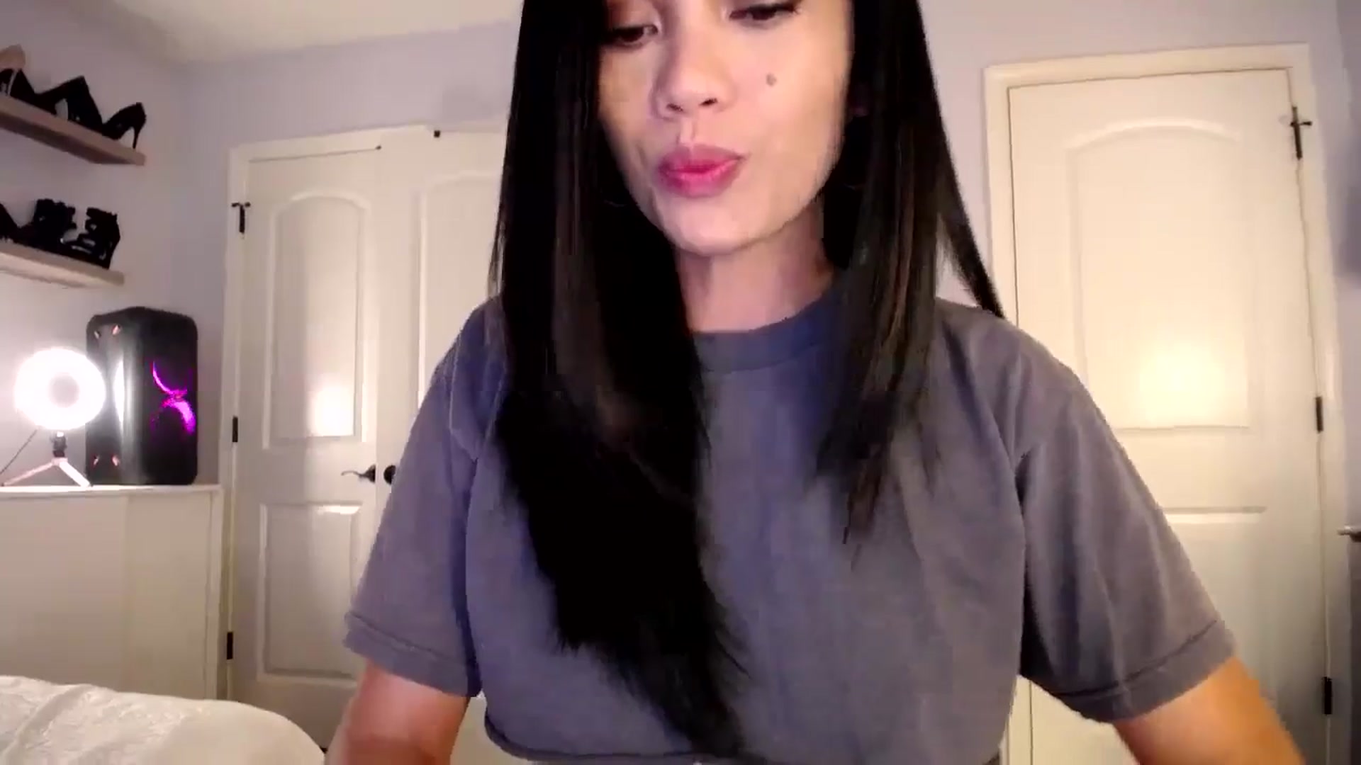 Gallery image thumbnail from AsianLuv_4U's myfreecams stream on, 09/12/2024, 18:07 image 13 of 20