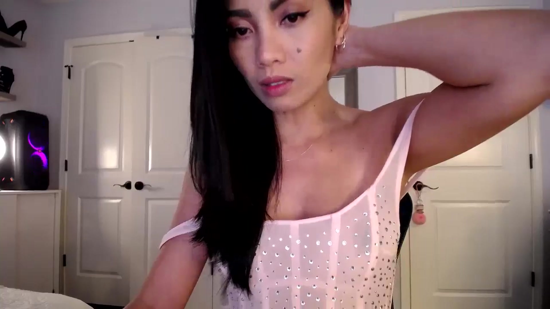 Gallery image thumbnail from AsianLuv_4U's myfreecams stream on, 09/16/2024, 17:42 image 11 of 20