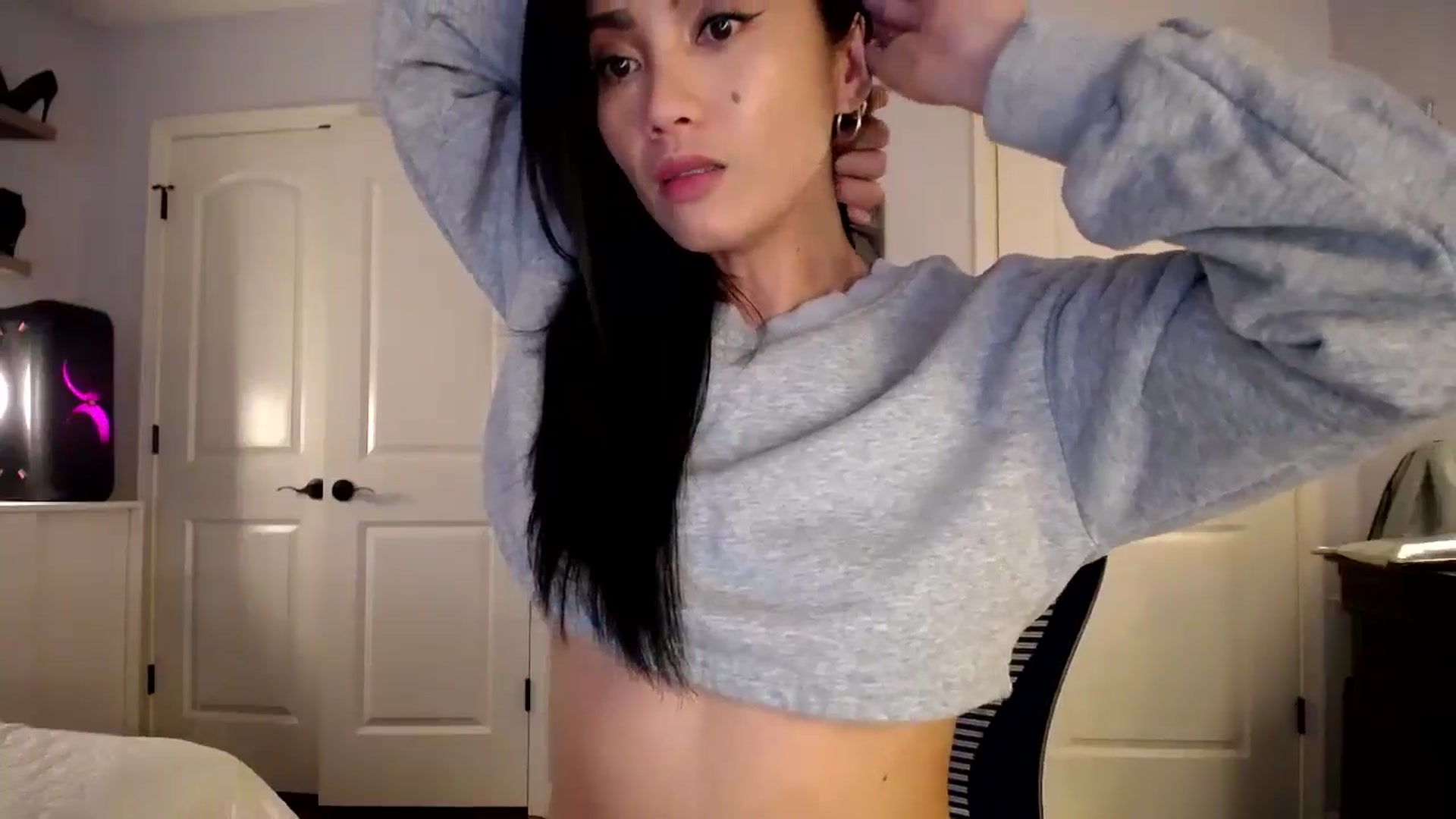 Gallery image thumbnail from AsianLuv_4U's myfreecams stream on, 09/19/2024, 16:56 image 20 of 20