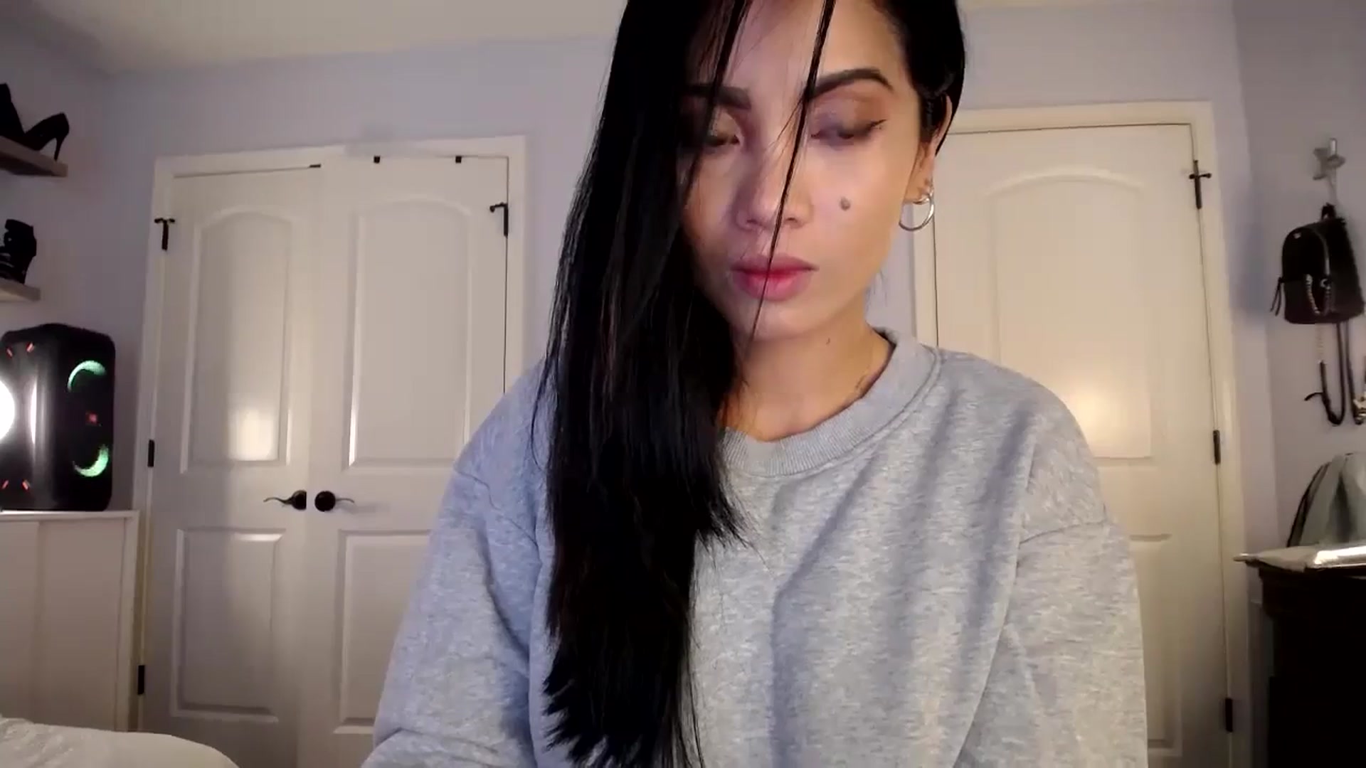 Gallery image thumbnail from AsianLuv_4U's myfreecams stream on, 09/19/2024, 16:56 image 17 of 20