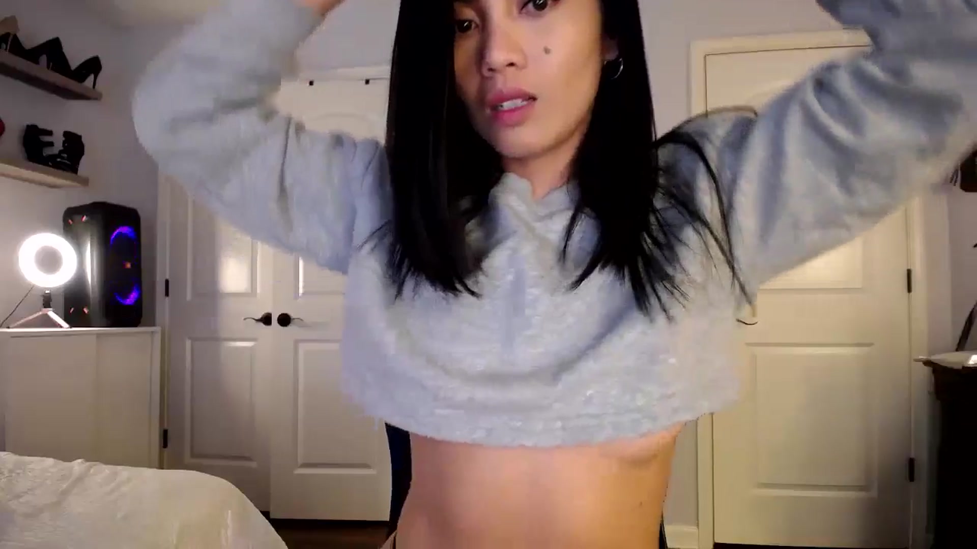 Gallery image thumbnail from AsianLuv_4U's myfreecams stream on, 09/19/2024, 16:56 image 7 of 20