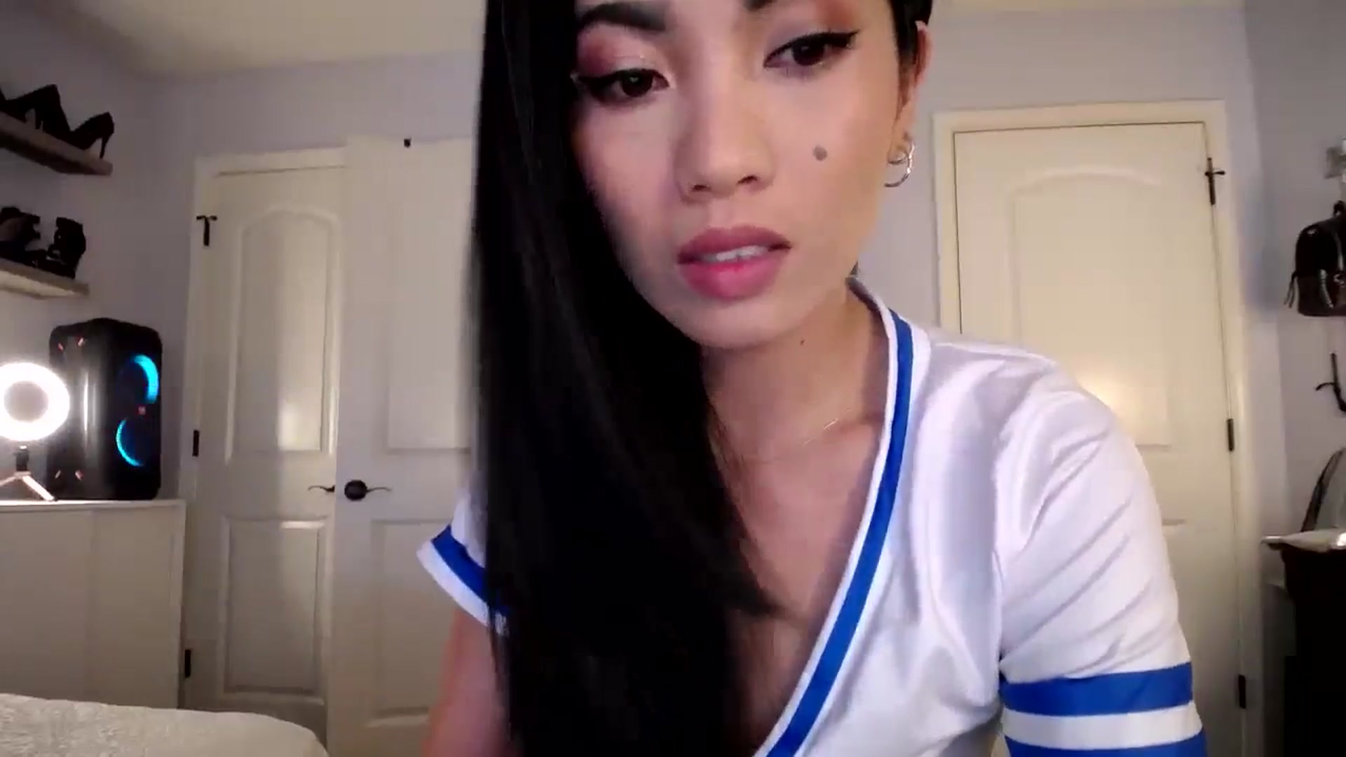 Gallery image thumbnail from AsianLuv_4U's myfreecams stream on, 10/28/2024, 15:42 image 2 of 20