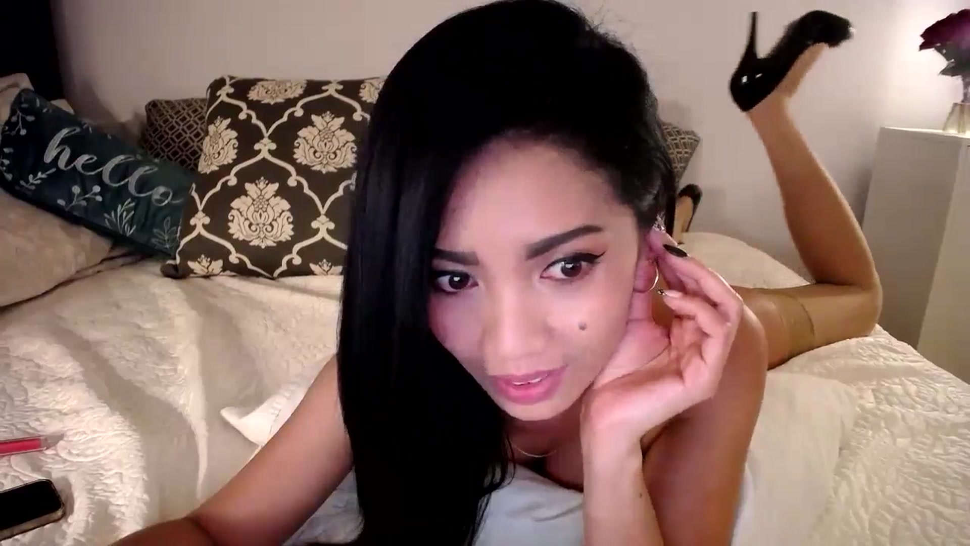 Gallery image thumbnail from AsianLuv_4U's myfreecams stream on, 10/31/2024, 16:56 image 13 of 20